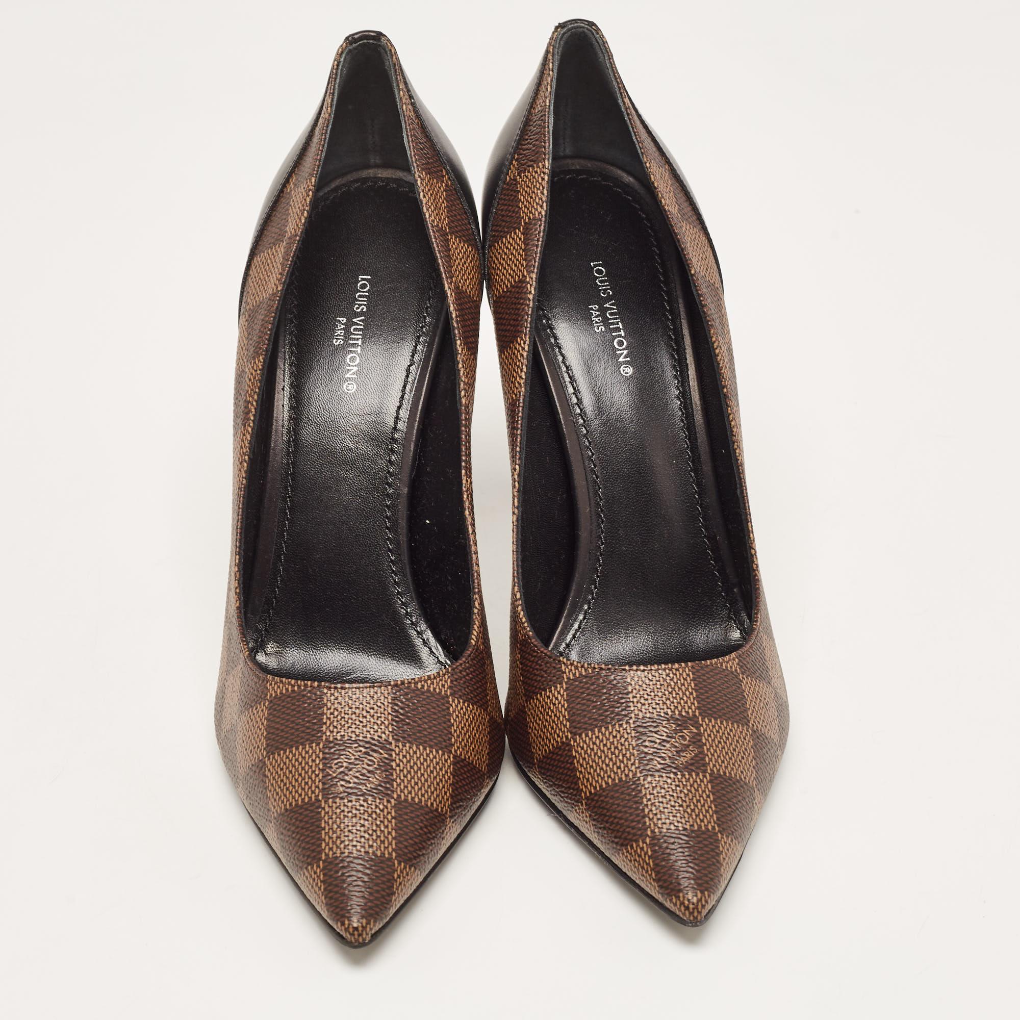 Women's Louis Vuitton Brown Monogram Canvas Chérie Pointed Toe Pumps Size 39 For Sale