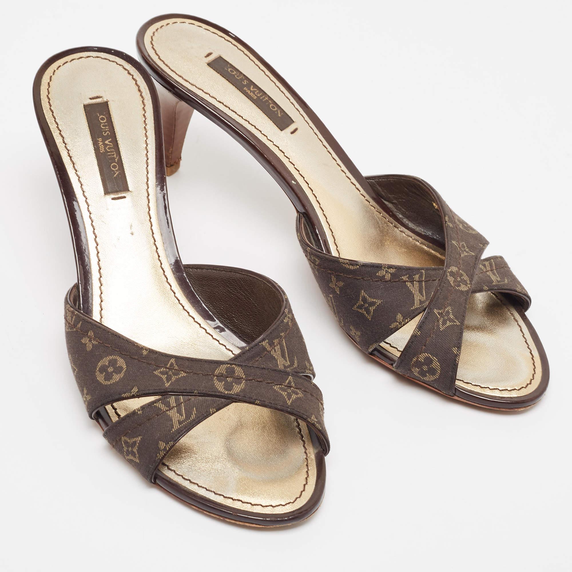 Louis Vuitton Brown Monogram Canvas Crisscross Slide Sandals Size 37 For Sale 2