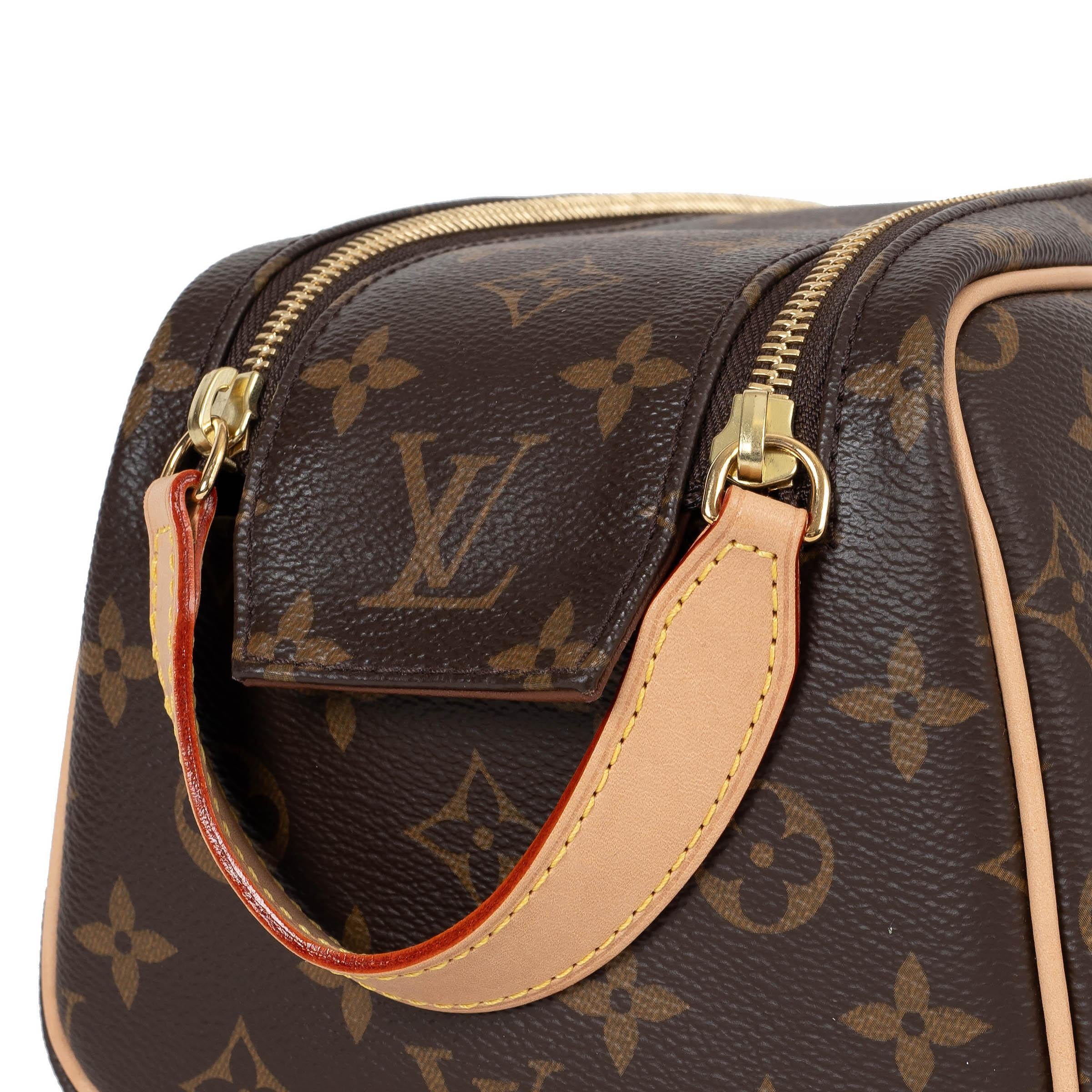 Women's LOUIS VUITTON brown Monogram Canvas DOPP KIT Bag