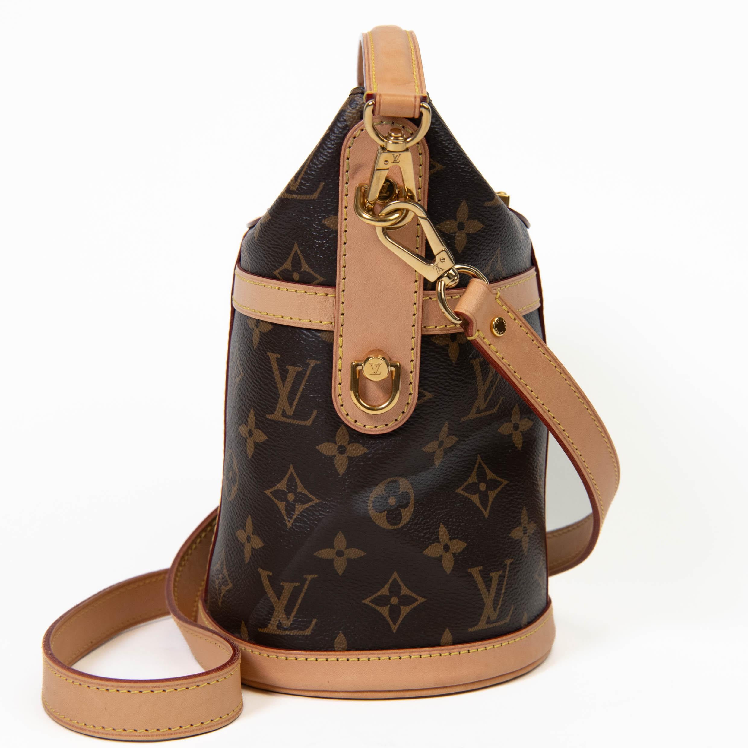 Louis Vuitton Brown Monogram Canvas Duffle Bucket Bag Crossbody im Zustand „Gut“ in Corona Del Mar, CA