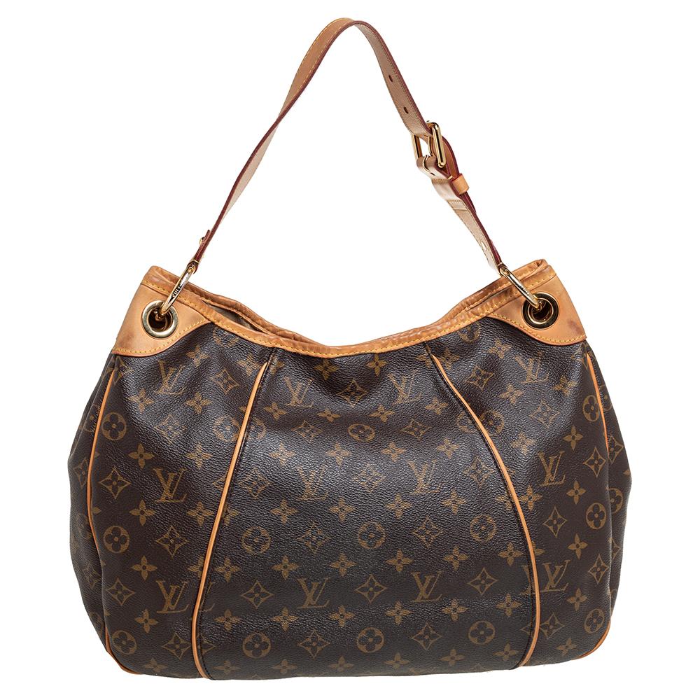 Shaped in coated canvas, this bag is a stylish creation. This canvas Galleria PM bag, made of first-class quality by Louis Vuitton boasts of trend and luxury. Be resolute and breathtaking with this brown monogram accessory in hand.

Includes: