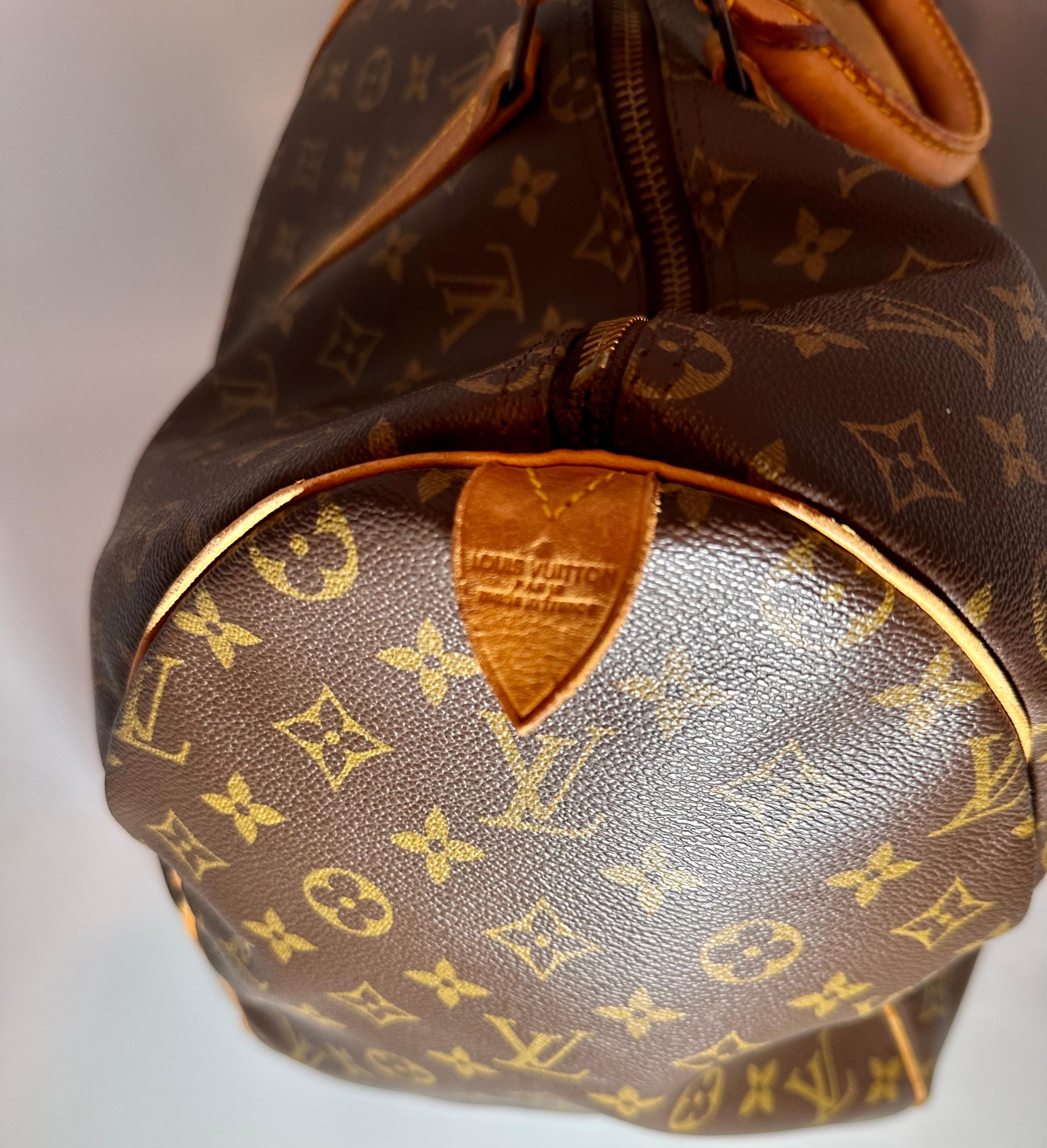 VUITTON Braunes Monogrammiertes Segeltuch Keepall  Gepäcktasche  50, Bostoner Tasche im Angebot 10