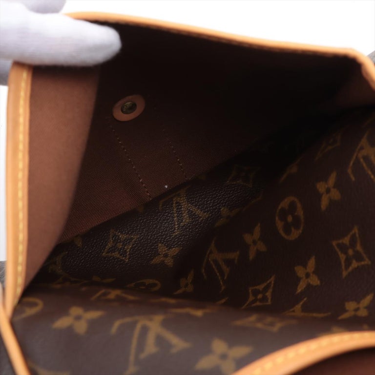 Louis Vuitton Brown Monogram Canvas Leather Sac Chasse Hunting Travel Bag  For Sale at 1stDibs