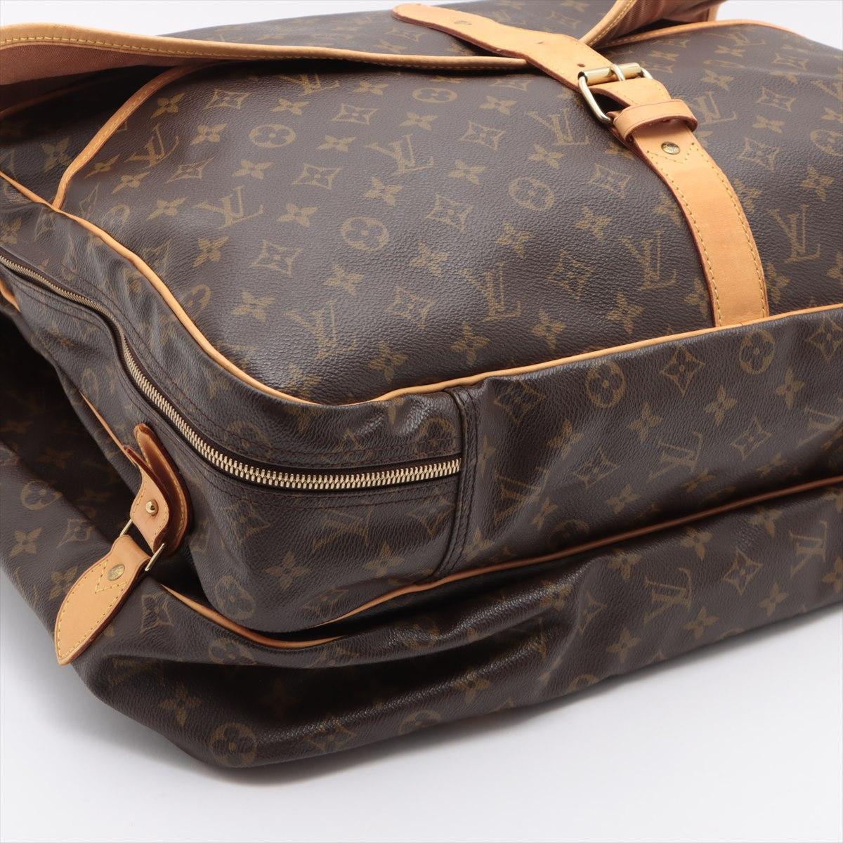 Louis Vuitton Brown Monogram Canvas Leather Sac Chasse Hunting Travel Bag In Good Condition For Sale In Irvine, CA