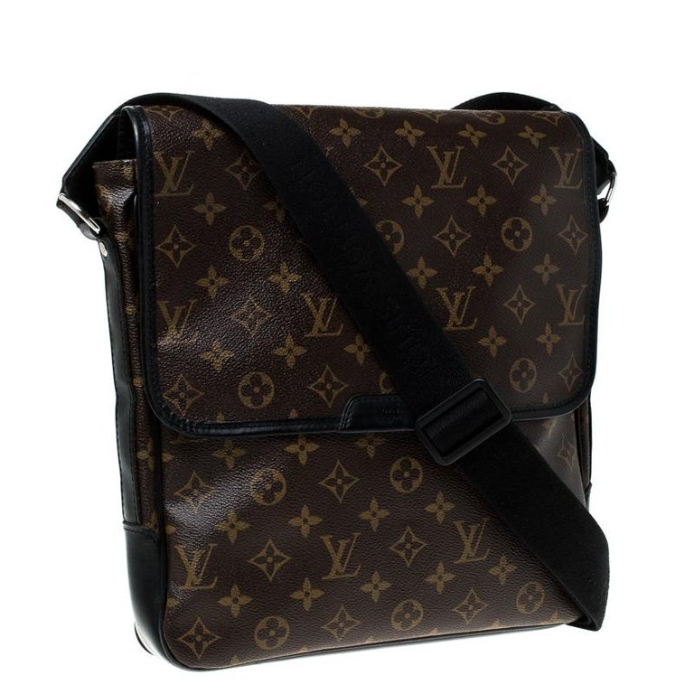 Louis Vuitton Messenger Bag Used - 48 For Sale on 1stDibs