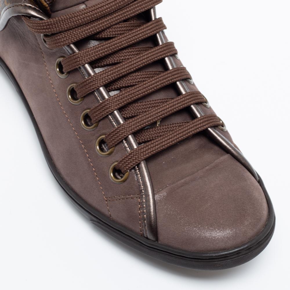 Louis Vuitton Brown Monogram Canvas & Nubuck Leather Brea Sneaker Boots Size 37 In New Condition In Dubai, Al Qouz 2