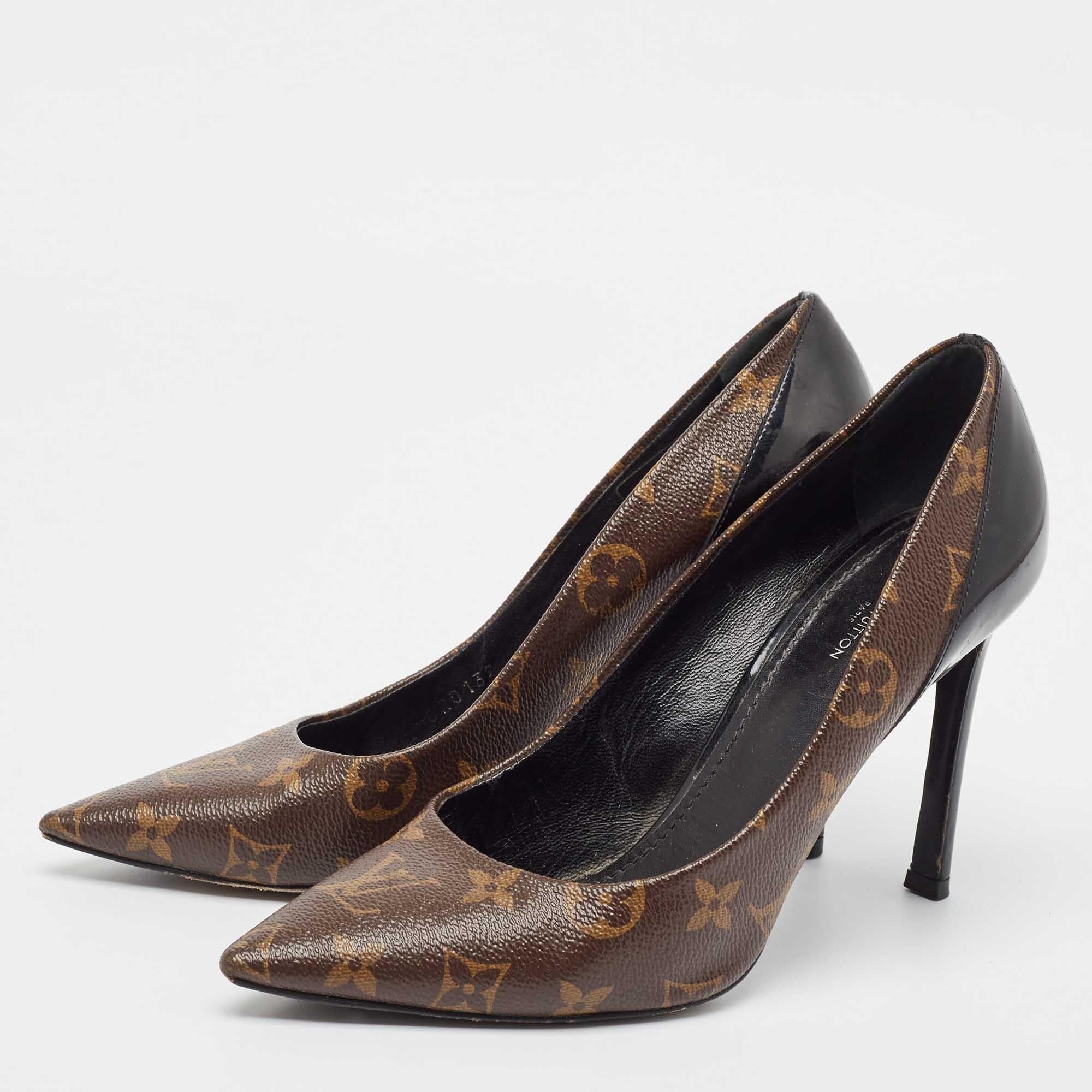 Discover footwear elegance with these designer womens pumps. Meticulously designed these heels marry fashion and comfort ensuring you shine in every setting.