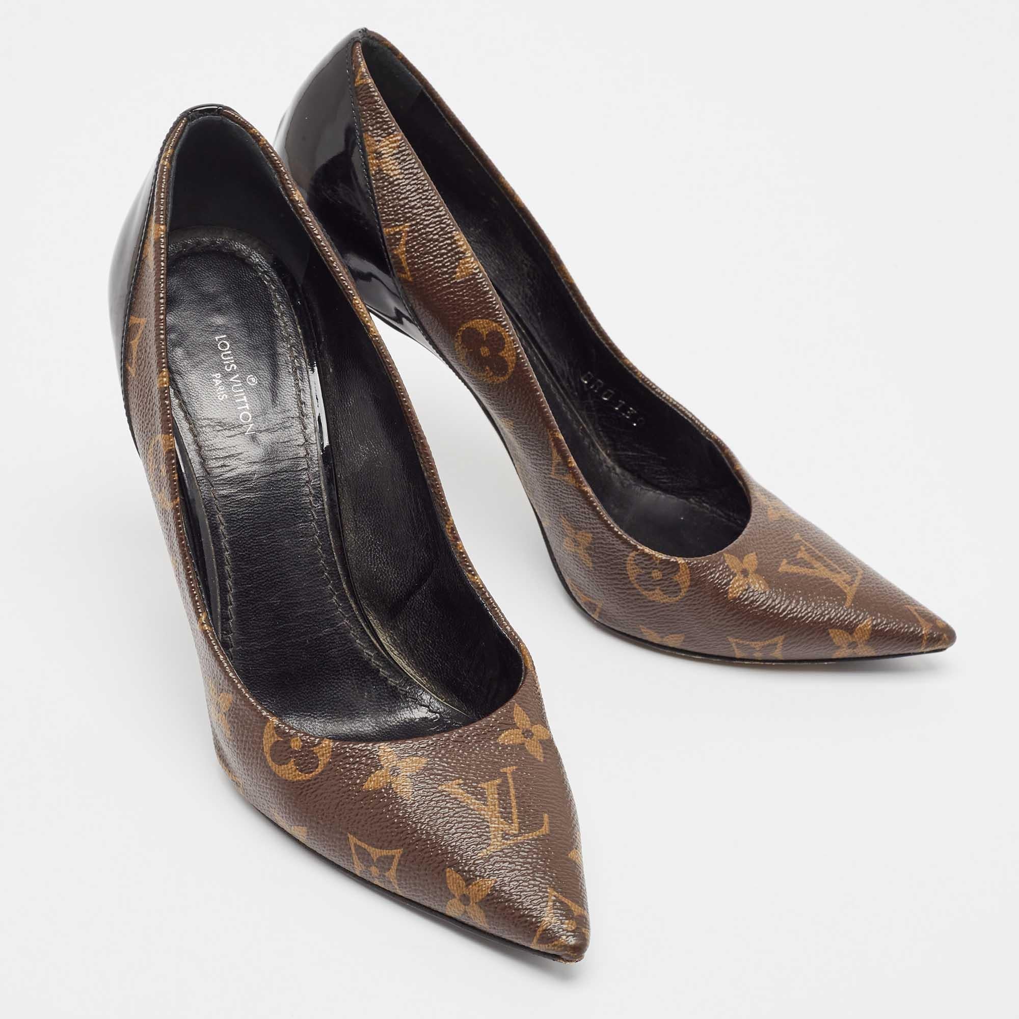Louis Vuitton Brown Monogram Canvas & Patent Leather Chérie Pumps Size 39 In Fair Condition In Dubai, Al Qouz 2