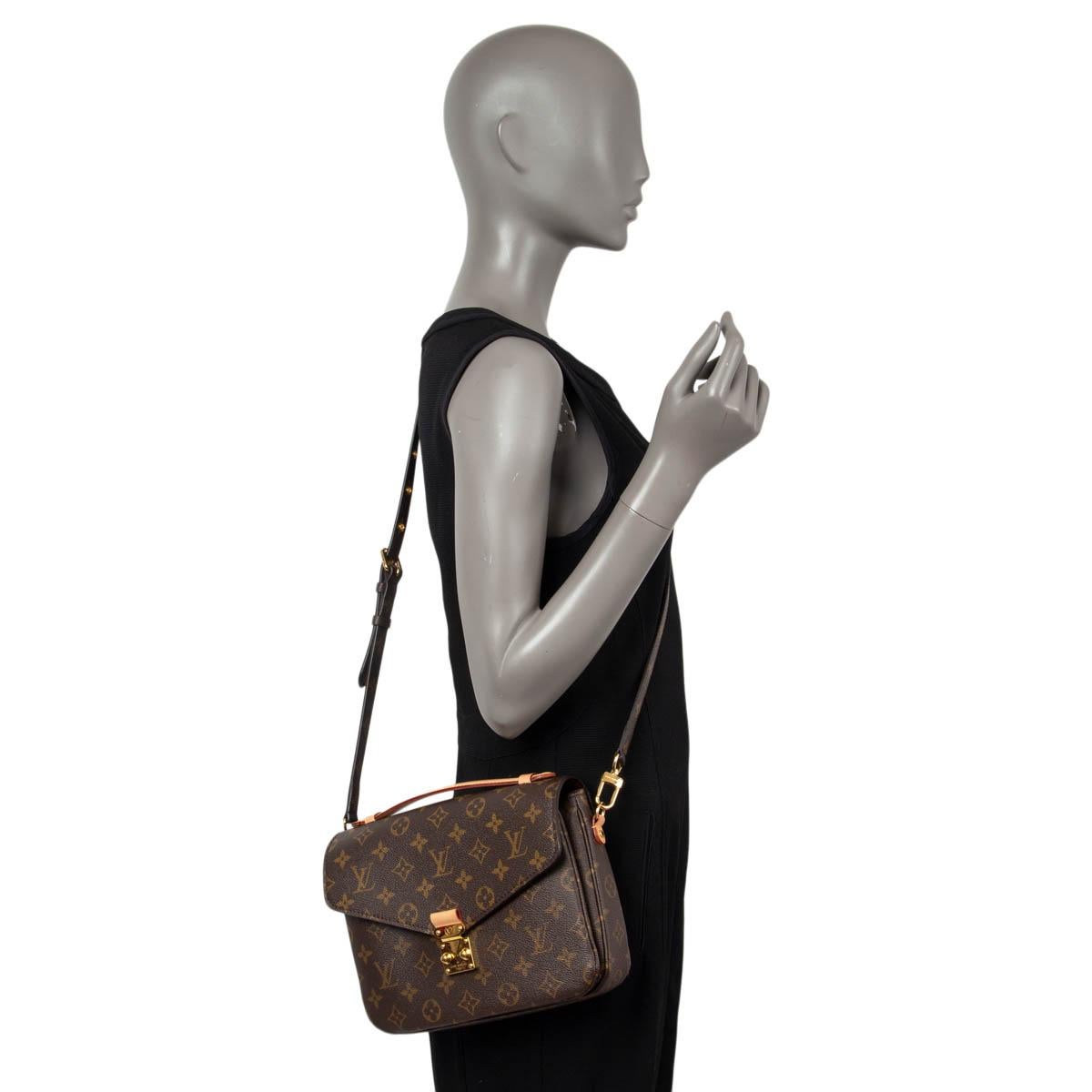 LOUIS VUITTON brown Monogram Canvas POCHETTE METIS Crossbody Bag en vente 3