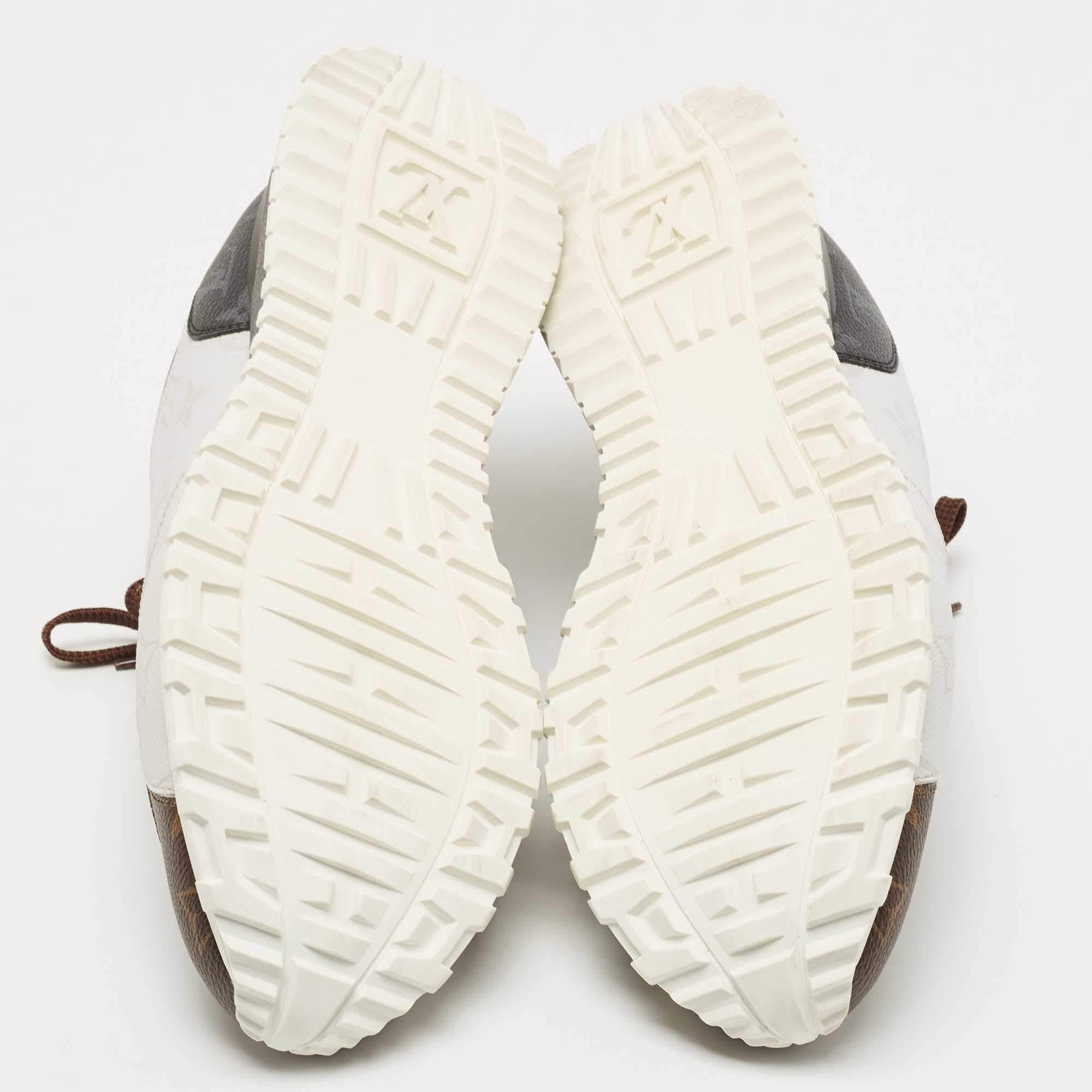 Louis Vuitton Brown Monogram Canvas Runaway Sneakers Size 42.5 In Excellent Condition In Dubai, Al Qouz 2