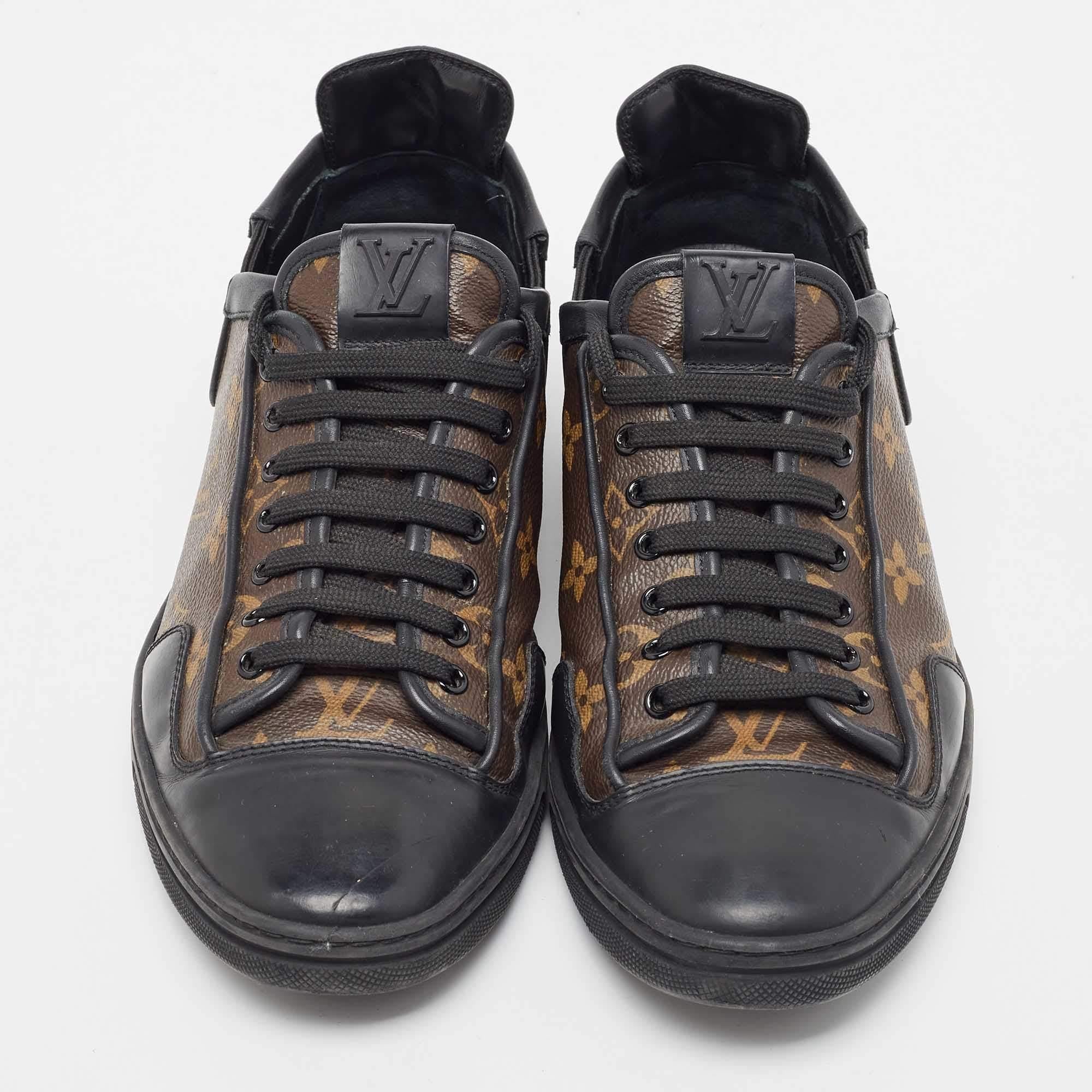 Louis Vuitton Brown Monogram Canvas Slalom Low Top Sneakers Size 42.5 In Excellent Condition In Dubai, Al Qouz 2