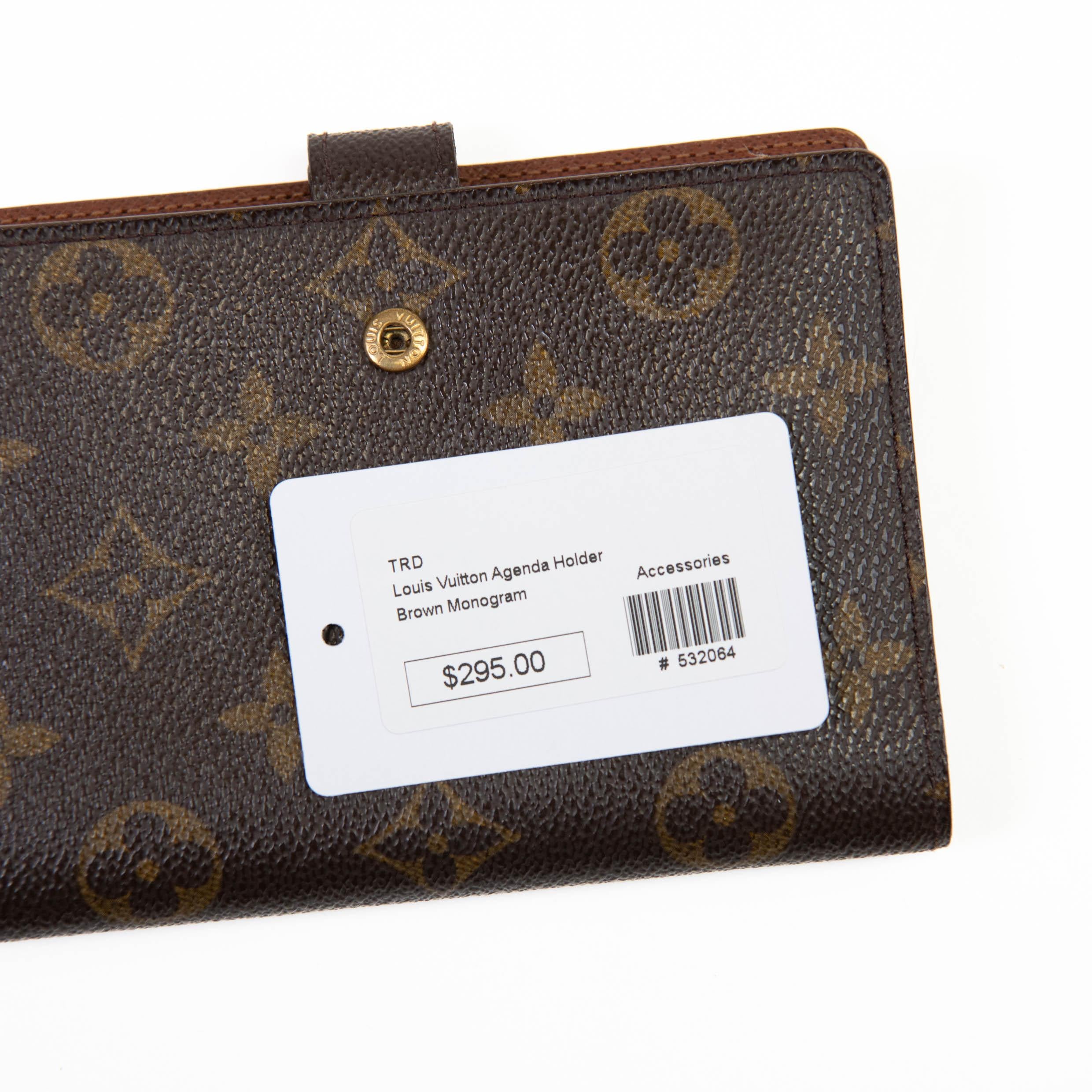 100% Authentic

This compact agenda cover in Monogram canvas can hold three credit cards. It can be used as an address book, notepad or calendar.

3.9 x 5.5 Inches
(Length x Height)



Excellent Condition

TRD532064

NM12.2.24

Louis Vuitton opened