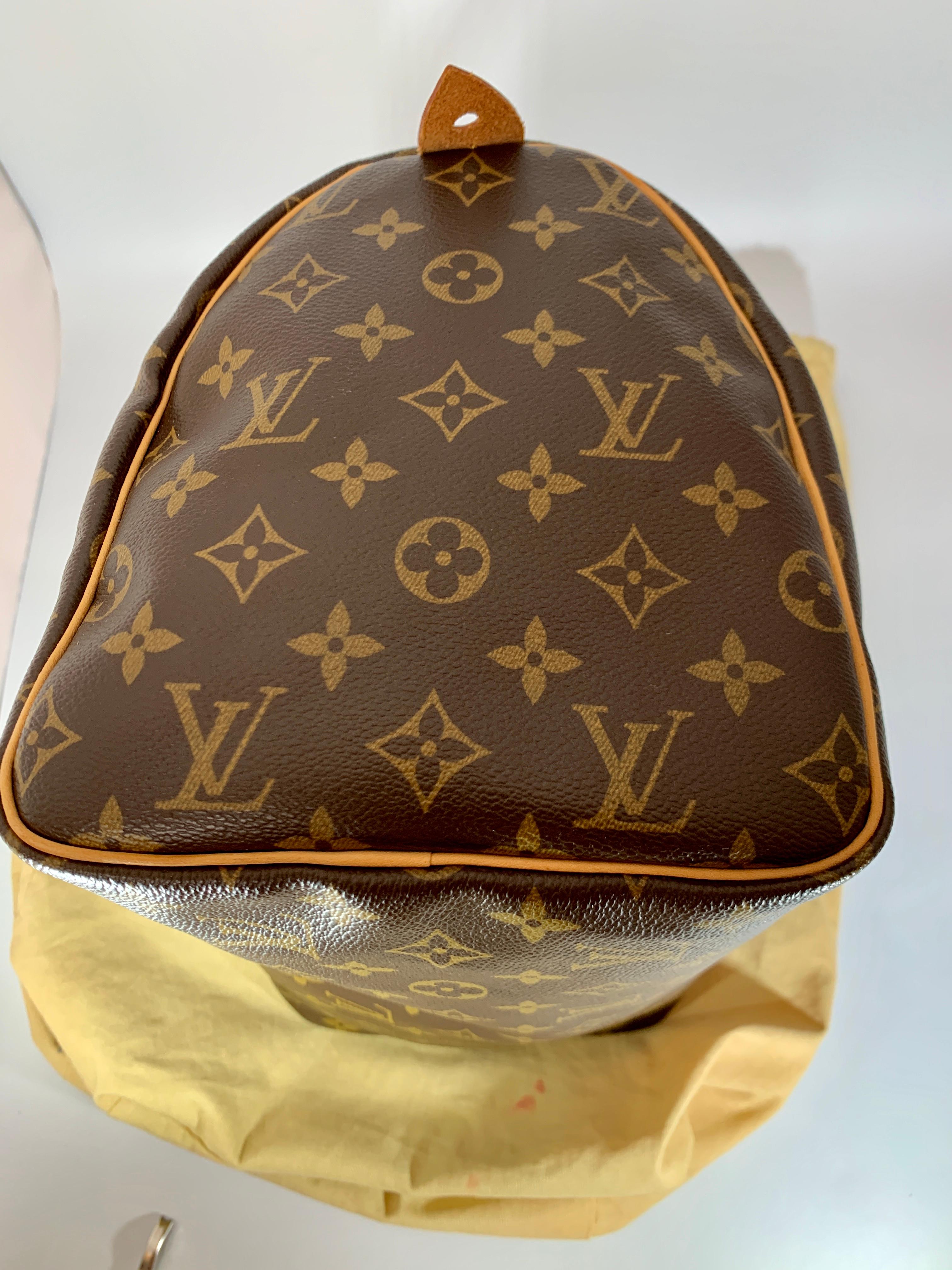 LOUIS VUITTON Brown Monogram Canvas Speedy 30, Excellent Condition, Like New In Excellent Condition In New York, NY