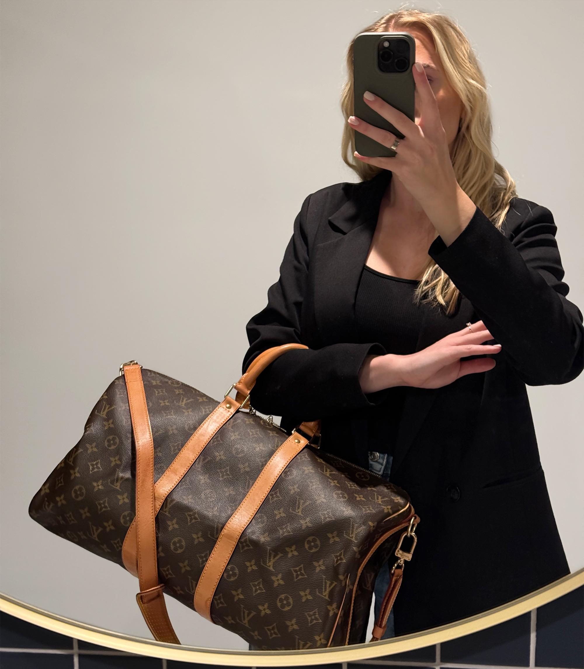 Louis Vuitton Braunes Monogram beschichtetes Segeltuch & Vachetta Leder Vintage Keepall 45 Bandoulière

Details zum Produkt
Xupes Ref: HB3692
Marke: Louis Vuitton
Modell: Keepall 45 Bandoulière
Art: Reisen
Seriennummer: 822
Alter: 1982
UVP: