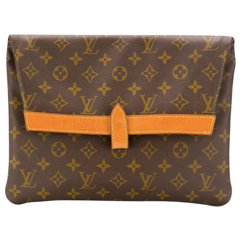 Louis Vuitton Brown Monogram Clutch Bag For Sale at 1stdibs