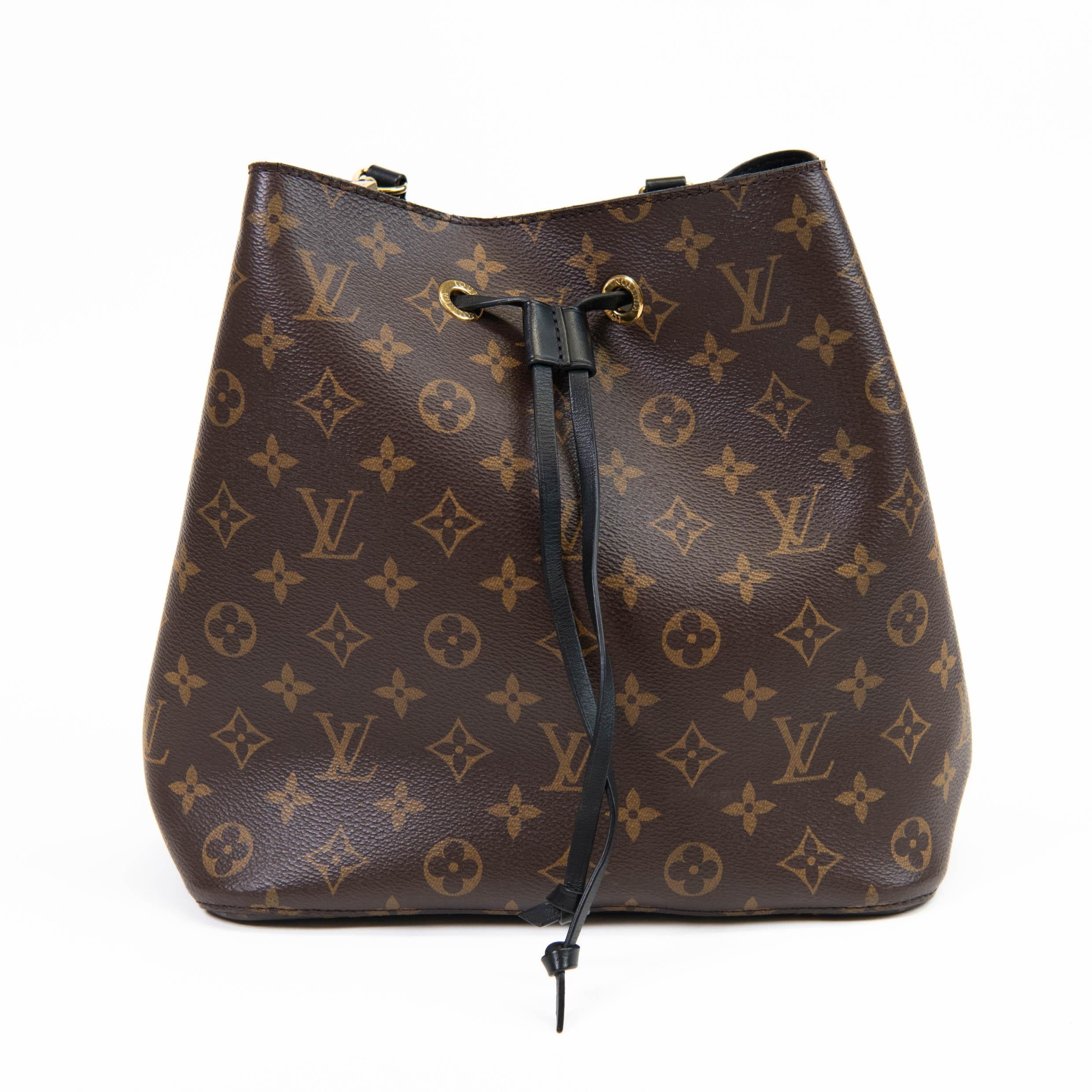 100% Authentic

This classic bucket-style shoulder bag is crafted of Louis Vuitton monogram on coated canvas. The bag features an adjustable black leather shoulder strap with brass hardware and a matching top cinch-cord. This opens the bag to a