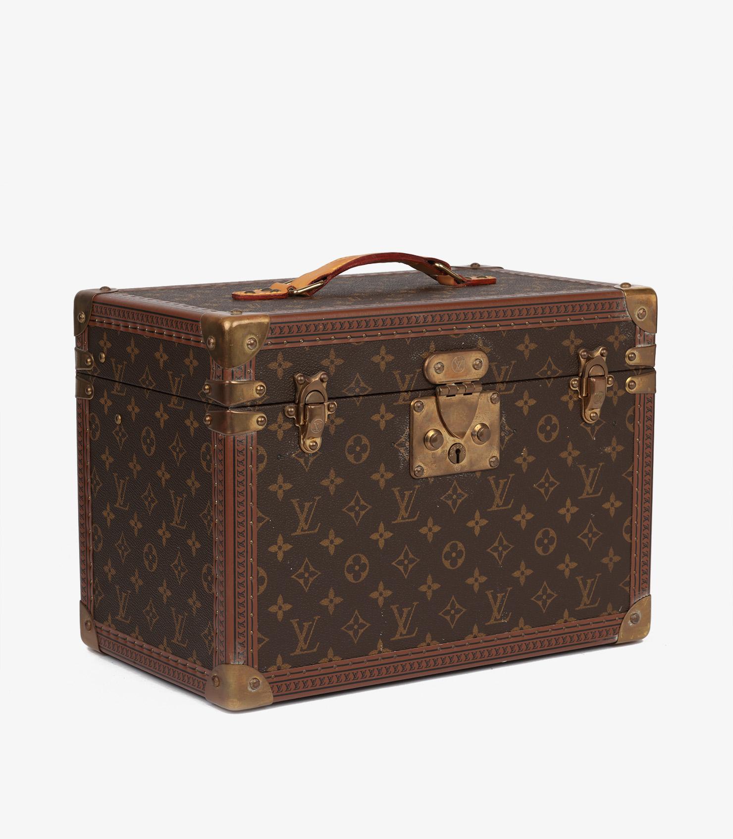 Louis Vuitton Brown Monogram Coated Canvas Boite Pharmacie

Brand- Louis Vuitton
Model- Boite Pharmacie Case
Product Type- Case
Serial Number- 1076624
Colour- Brown
Hardware- Golden Brass
Material(s)- Coated Canvas, Calfskin Leather

Height-