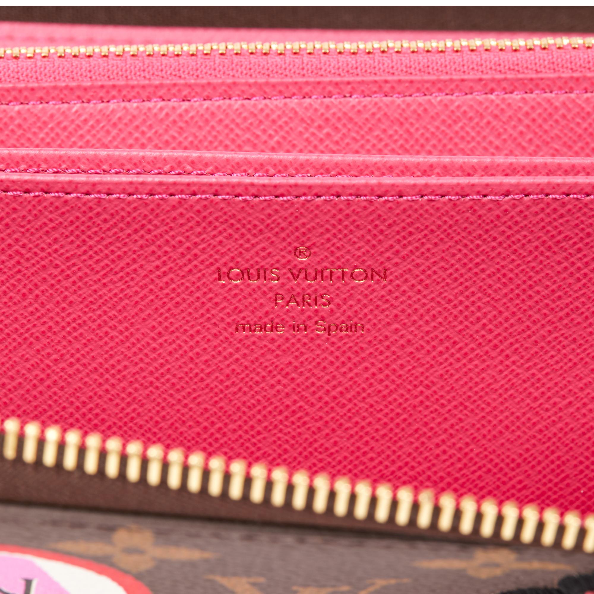 Louis Vuitton CARTERA CON CREMALLERA EN LONA REVESTIDA DE MONOGRAMA MARRON PRINTS & PATCHES en Excelente Estado en Bishop's Stortford, Hertfordshire