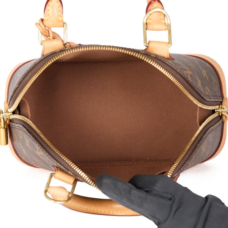 Alma bb leather handbag Louis Vuitton Brown in Leather - 36300576
