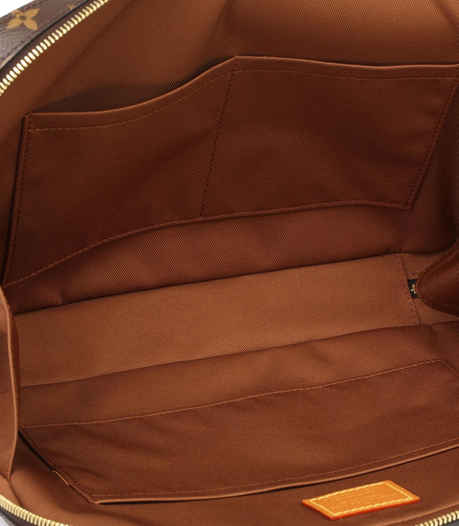 Louis Vuitton: un baule morbido in tela e pelle di Monogram marrone Coates e Vachetta. 6