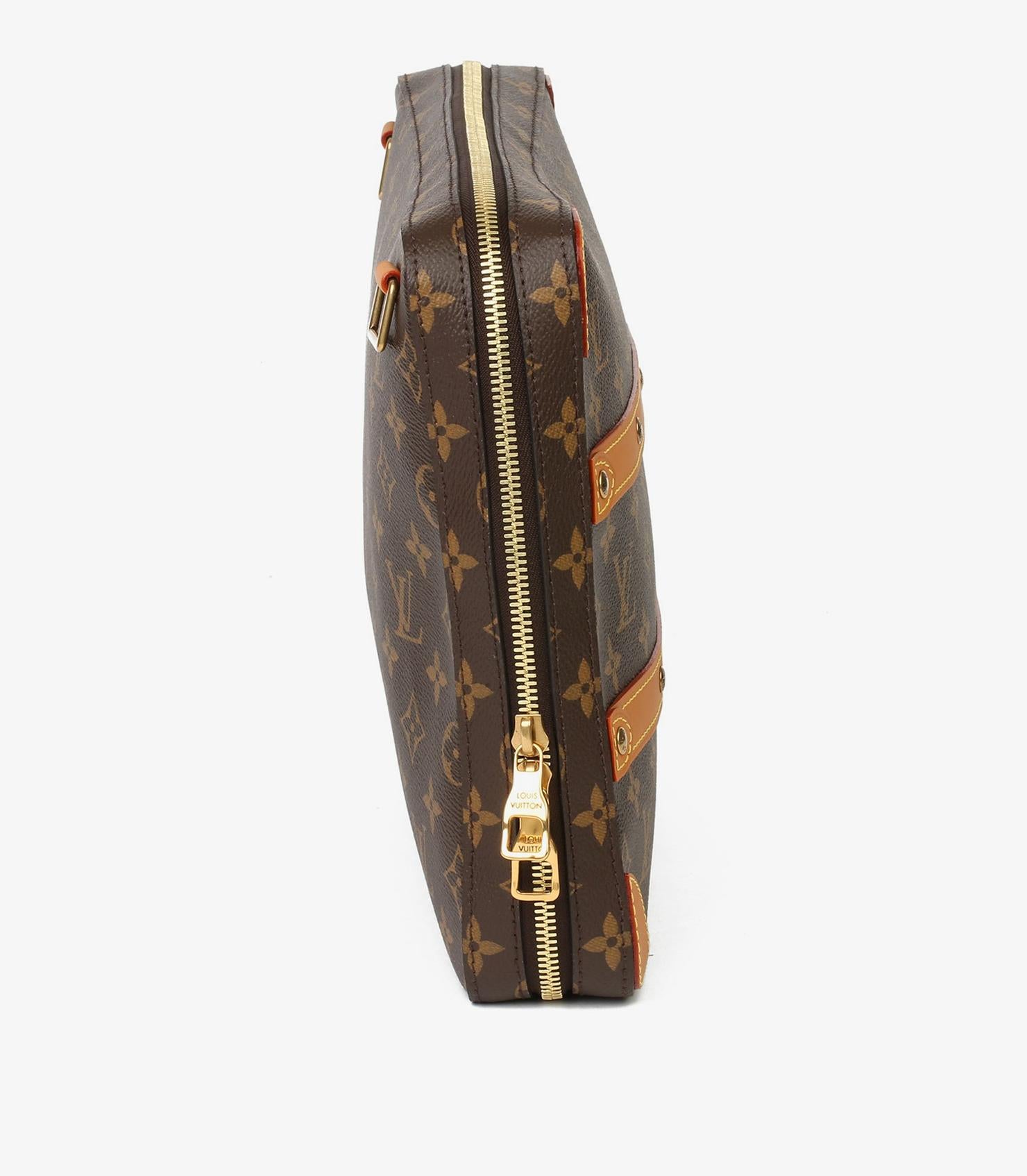 Nero Louis Vuitton: un baule morbido in tela e pelle di Monogram marrone Coates e Vachetta.