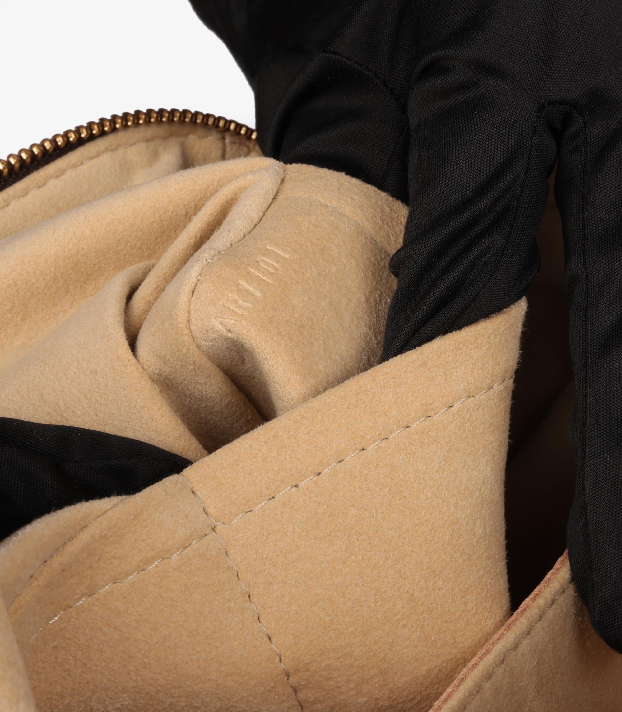 Louis Vuitton Monograma Marrón Lona Recubierta y Piel Vachetta Támesis PM 5