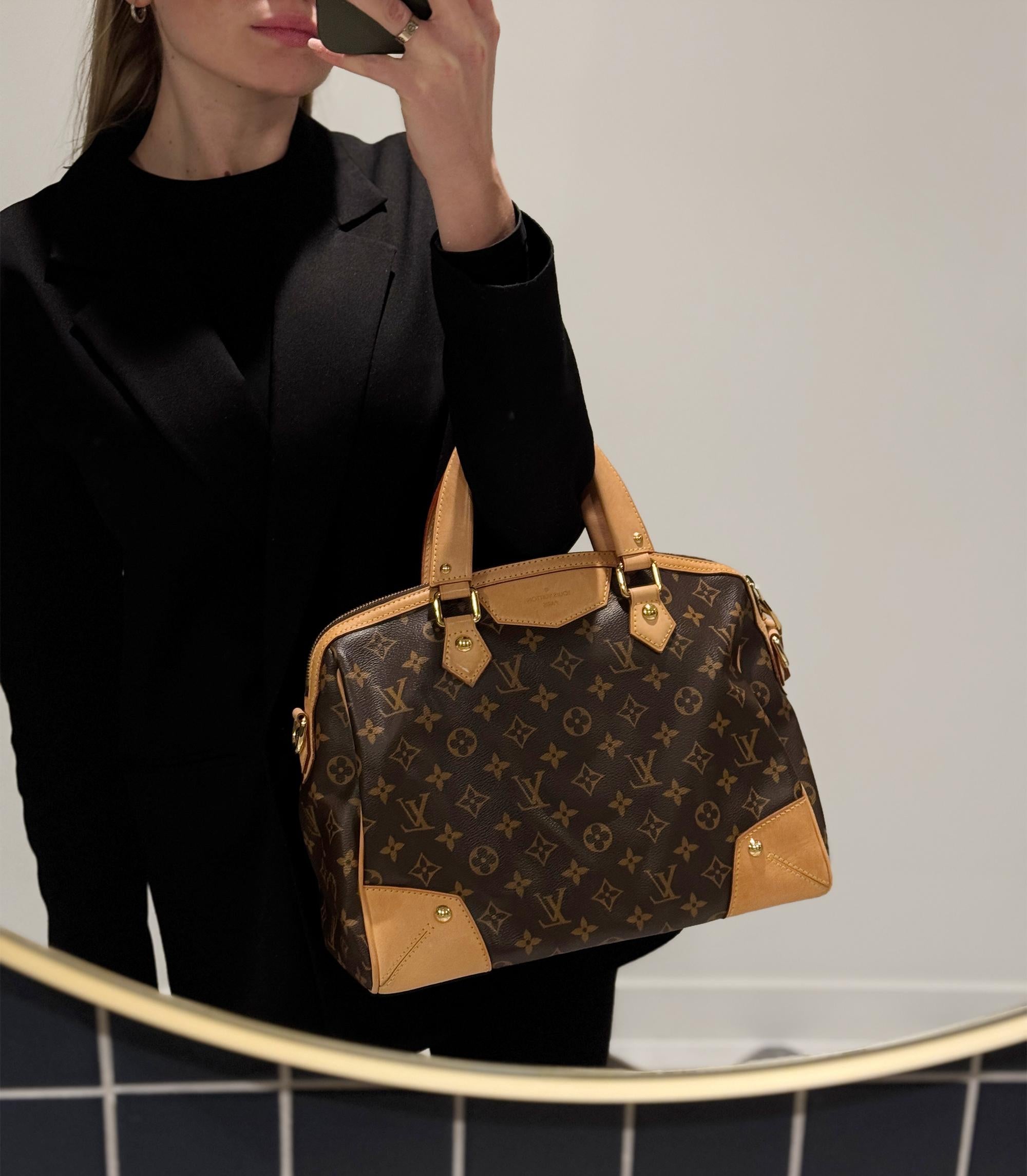 Louis Vuitton Monograma Marrón Lona Recubierta y Piel Vachetta Támesis PM

Detalles del producto
Xupes Ref: HB5822
Marca: Louis Vuitton
Model No: Támesis PM
Tipo: Hombro, Tote
Número de serie: SD3140
Edad: 2010
Acompañado de: Bolsa guardapolvo Louis