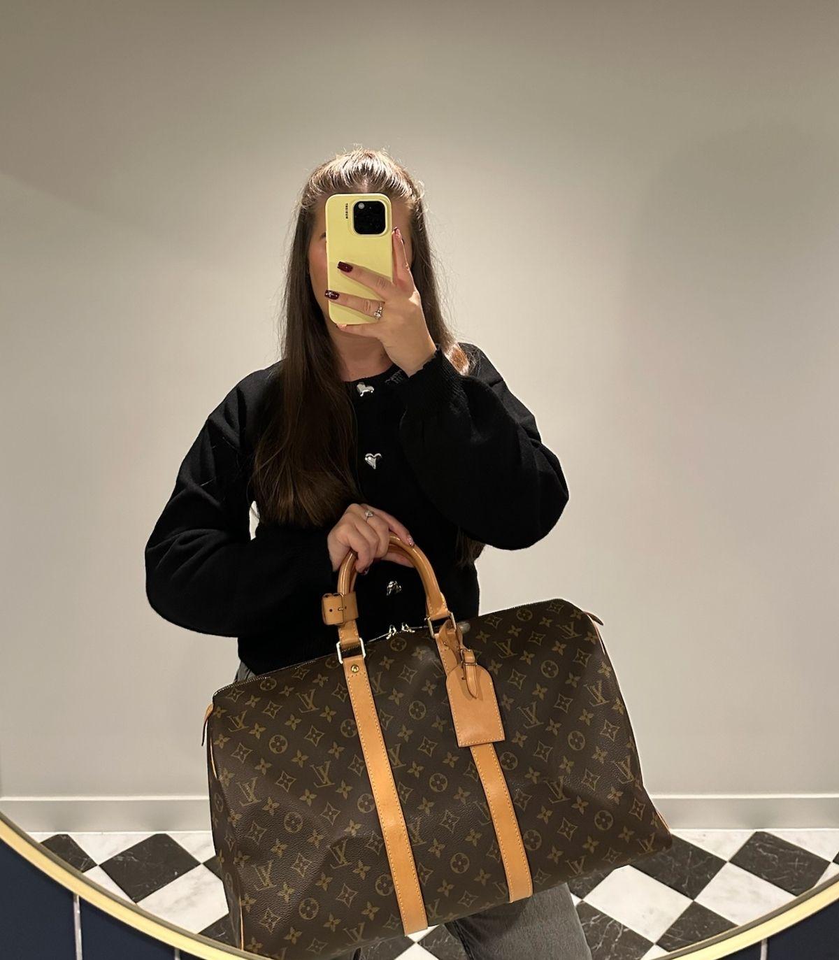 Louis Vuitton Monograma Marrón Lona Recubierta y Piel Vachetta Keepall Vintage 45

Detalles del producto
Xupes Ref: HB5970
Marca: Louis Vuitton
Model No: Keepall 45
Tipo: Viaje
Número de serie: FL1000
Edad: 2000
Acompañado de: Etiqueta de equipaje,