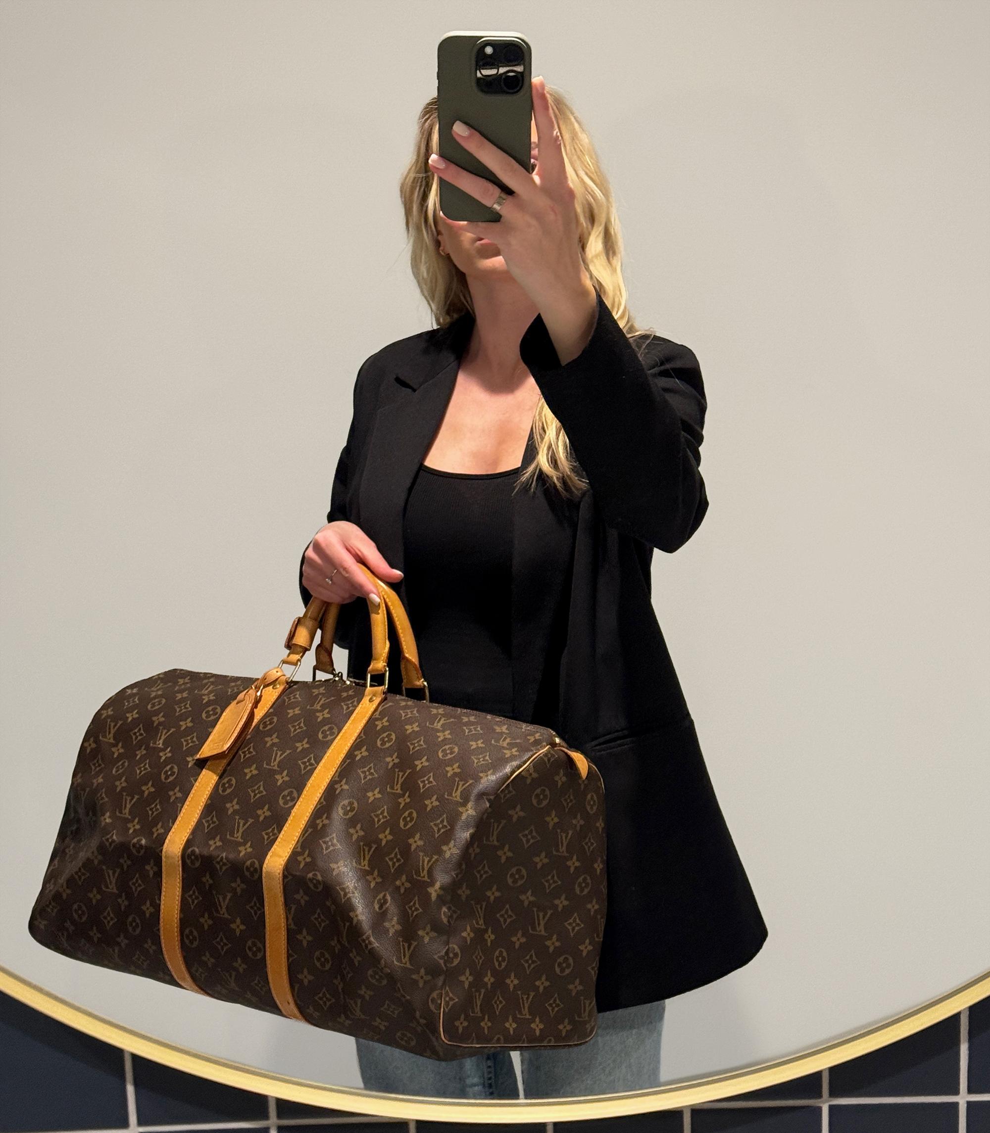 Louis Vuitton Brown Monogram Coated Canvas & Vachetta Leather Vintage Keepall 55

Product Details
Xupes Ref: HB5833
Brand: Louis Vuitton
Model: Keepall 55
Type: Travel
Serial Number: SP1917
Age: 1997
Accompanied By: Handle Keeper, Luggage Tag,