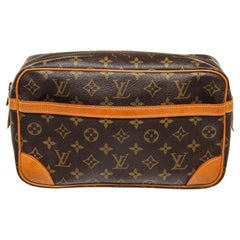Louis Vuitton Brown Monogram Clutch Bag For Sale at 1stDibs