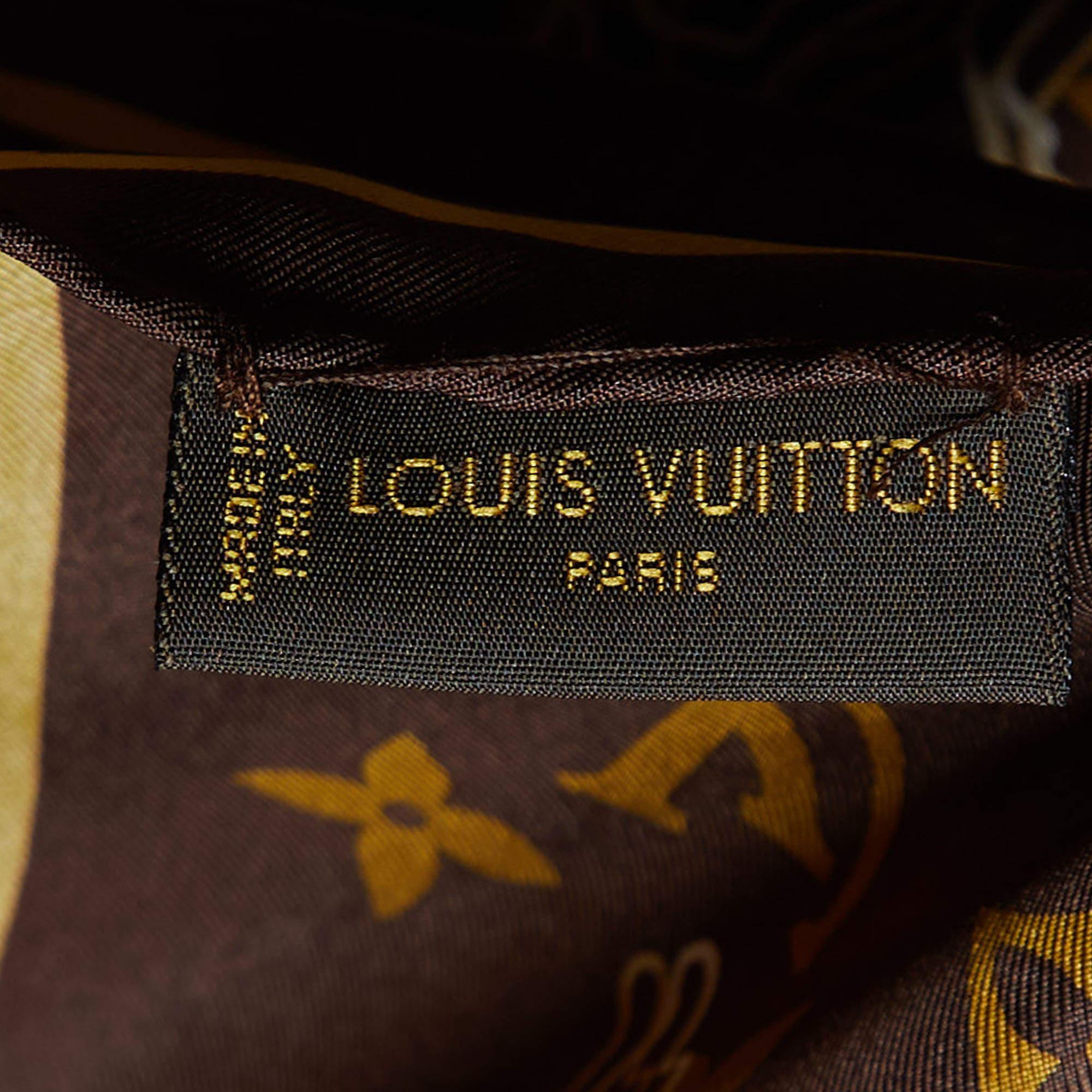 Louis Vuitton Brown Monogram Dentelle Silk Scarf In Good Condition For Sale In Dubai, Al Qouz 2