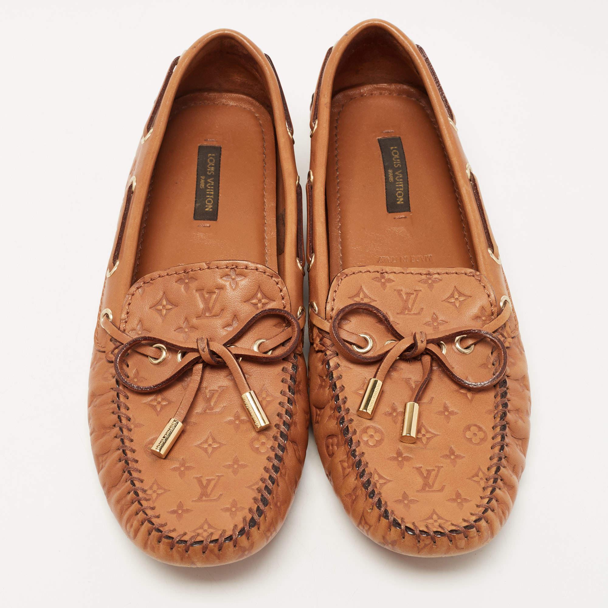 Practical, fashionable, and durable—these designer loafers are carefully built to be fine companions to your everyday style. They come made using the best materials to be a prized buy.

Includes
Original Dustbag