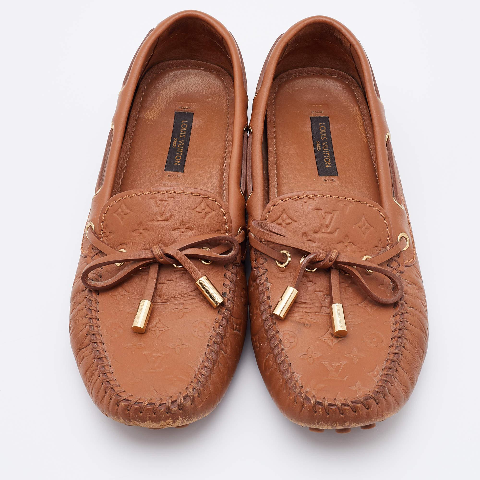 Louis Vuitton - Mocassins Gloria en cuir marron avec monogramme Empreinte, taille 36 Bon état à Dubai, Al Qouz 2
