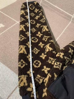 Louis Vuitton Braune Monogram Fleecejacke mit Kapuze und Nylontasche
