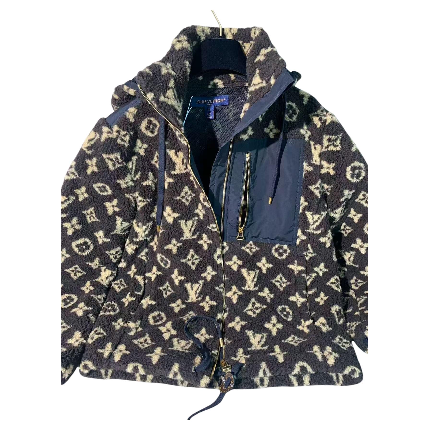 Giacca con cappuccio Louis Vuitton in Monogram marrone e tasca in nylon