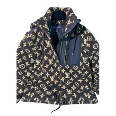 Louis Vuitton Braune Monogram Fleecejacke mit Kapuze und Nylontasche