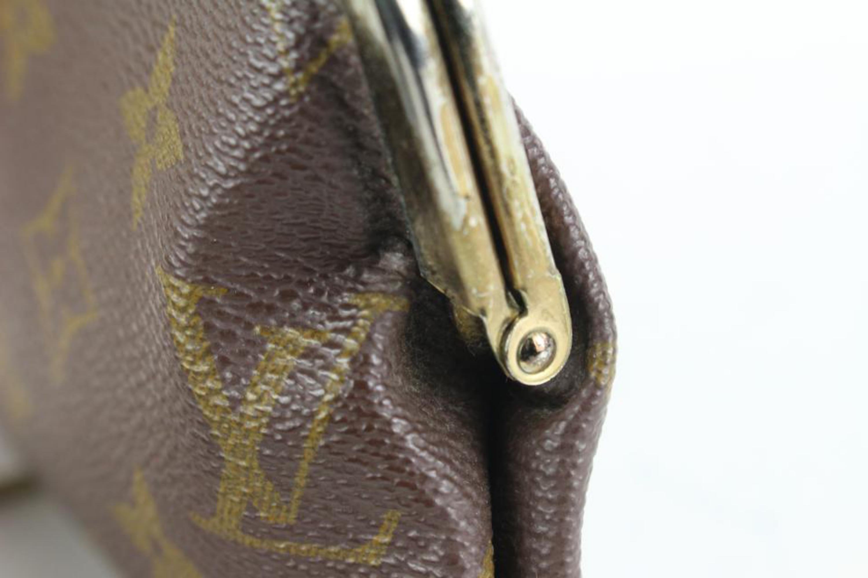 Louis Vuitton Brown Monogram Kisslock Evening Pouch 40lz427s In Good Condition In Dix hills, NY