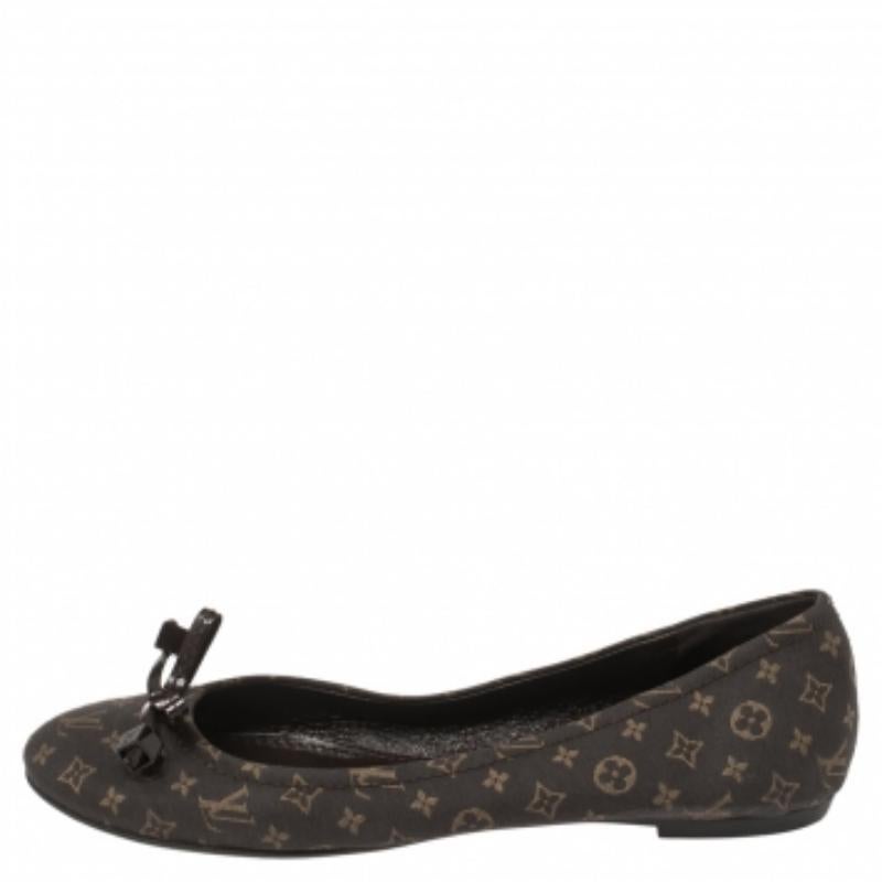 Louis Vuitton Brown Monogram Mini Lin Canvas Debbie Ballet Flats Size 36.5 For Sale 2