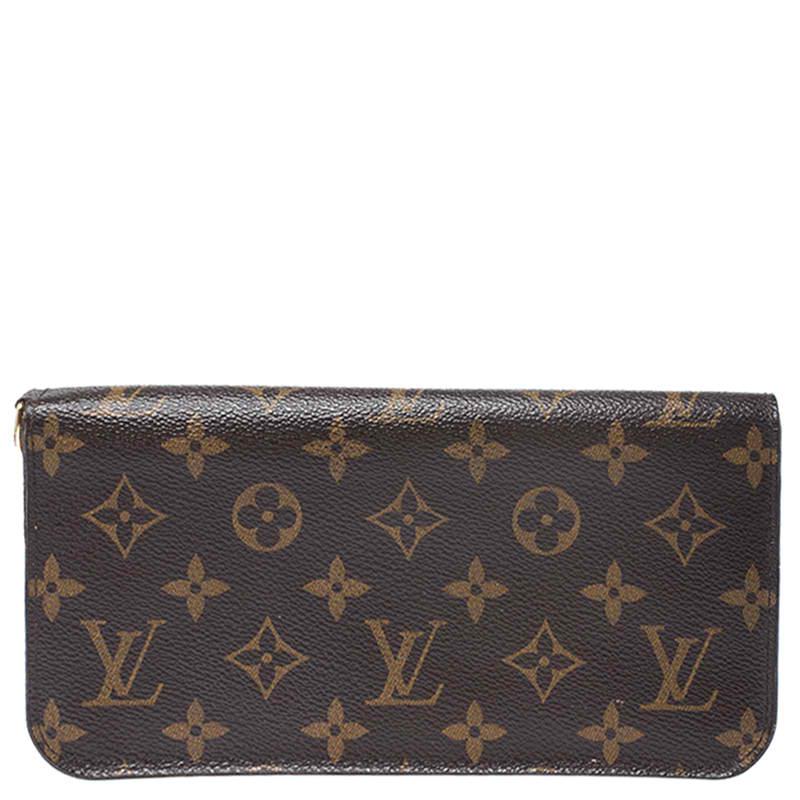 A wallet should not only be good-looking but also functional, just like this pretty Insolite from Louis Vuitton. Crafted in Spain, this gorgeous number flaunts the signature Monogram on the exterior and snap buttons that reveal multiple slots and