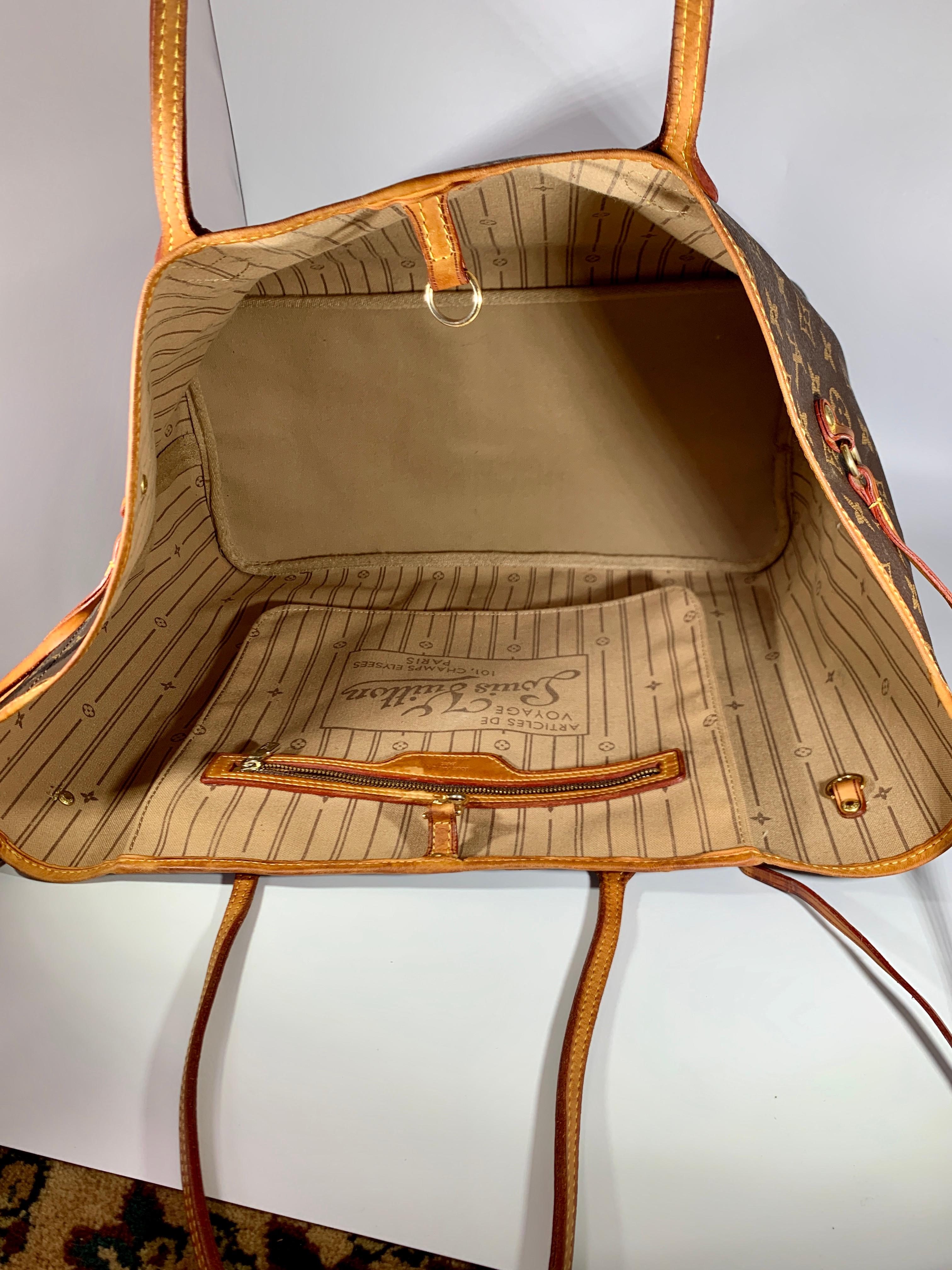 LOUIS VUITTON Brown Monogram Neverfull With a pouch, Canvas MM Tote Beige In Good Condition In New York, NY