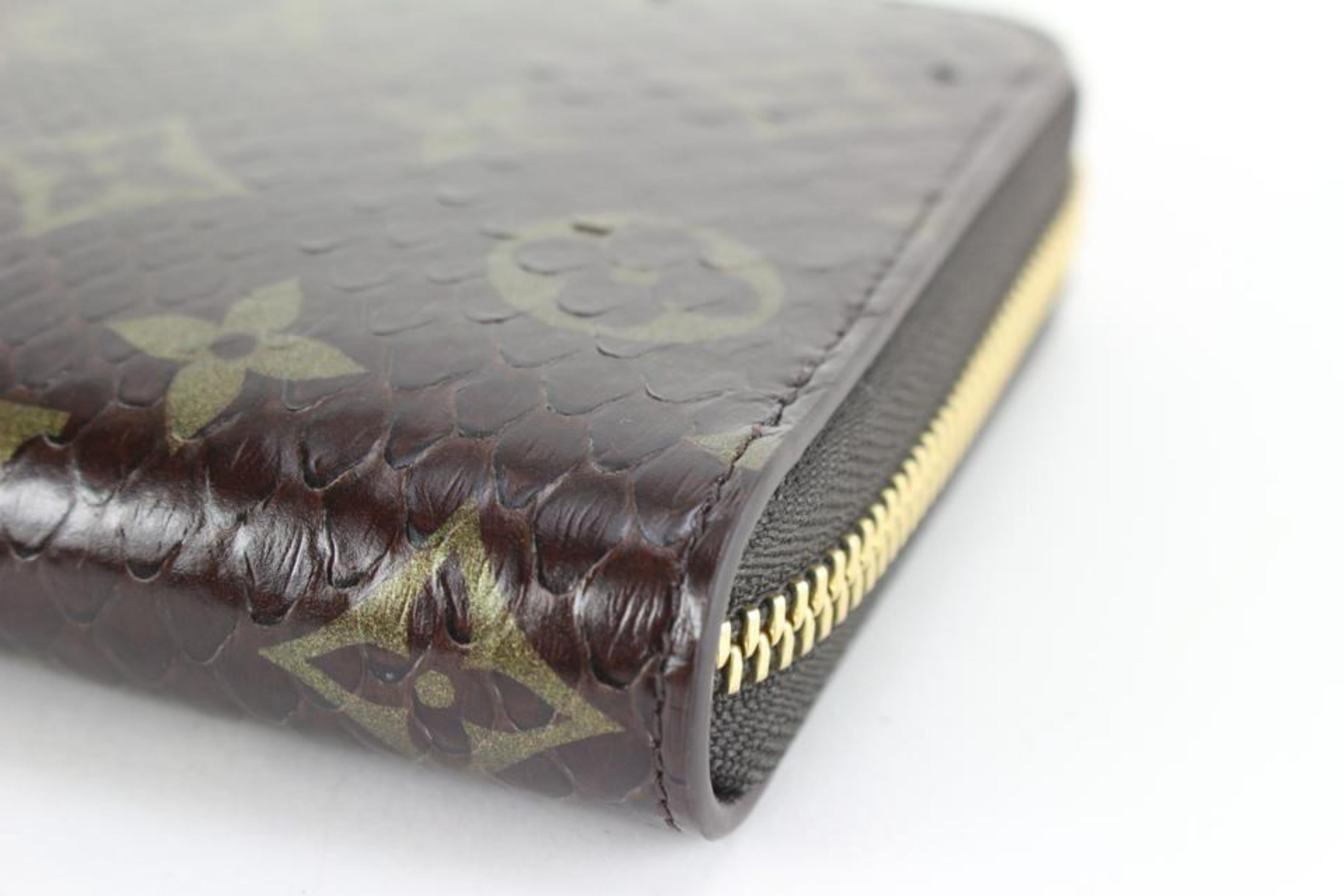 Louis Vuitton Brown Monogram Python Zippy Padlock Long Wallet 59lk725s In New Condition In Dix hills, NY