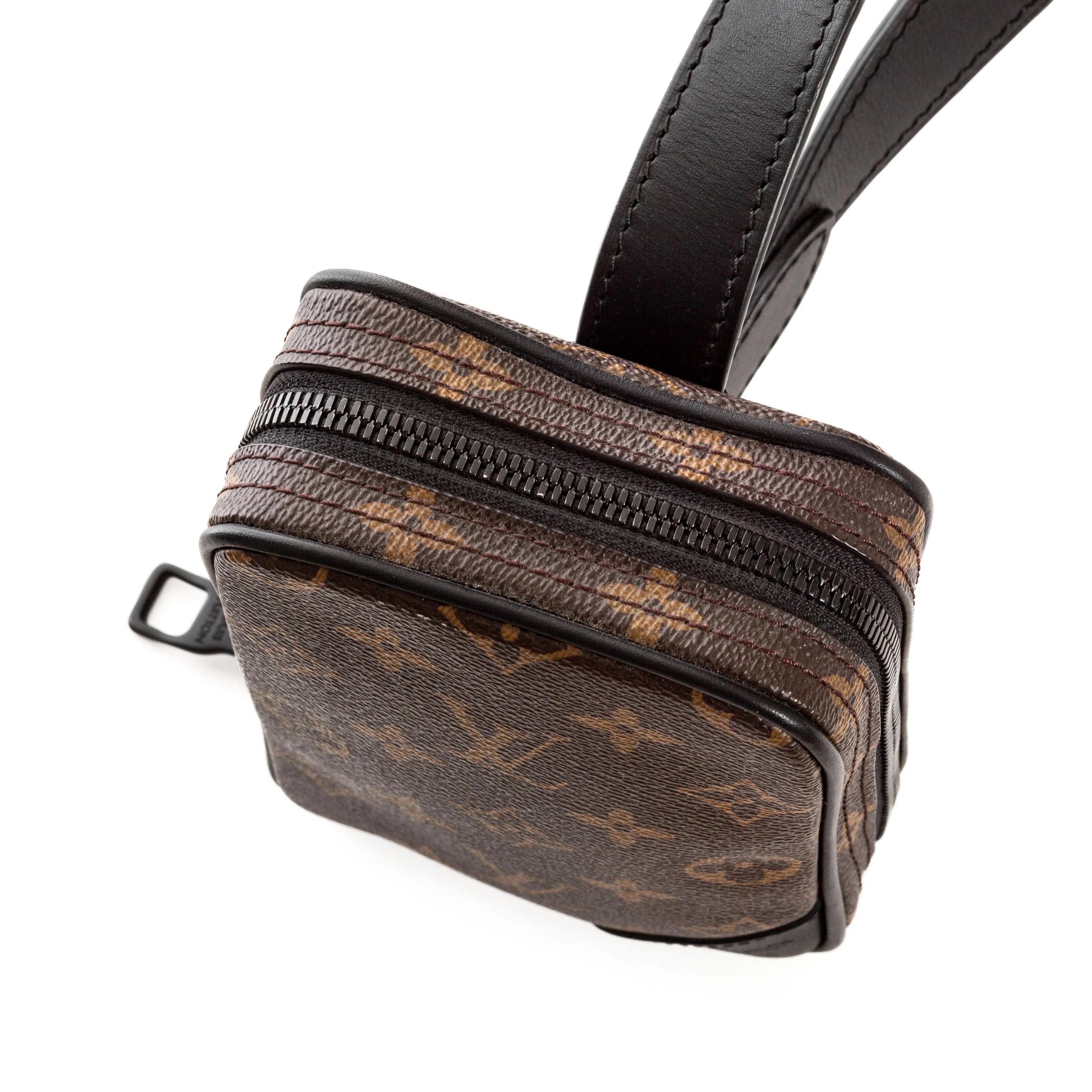 Women's or Men's Louis Vuitton Brown Monogram Solar Ray Utility Side Bag (SS2019) For Sale