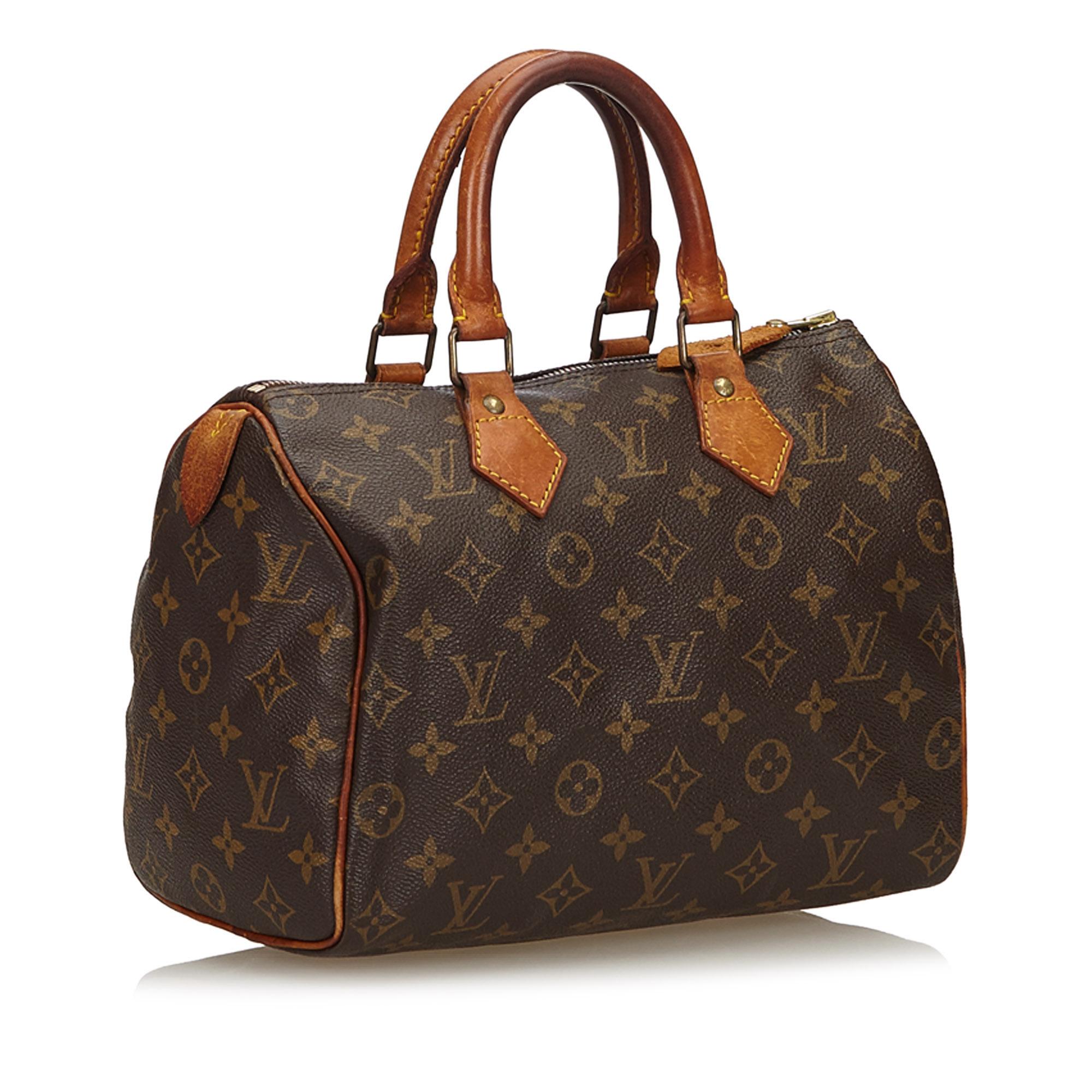 The Speedy 25 features a monogram canvas body, rolled leather handles, a top zip closure, and an interior slip pocket. It carries as B condition rating.

Inclusions: 
This item does not come with inclusions.


Louis Vuitton pieces do not come with