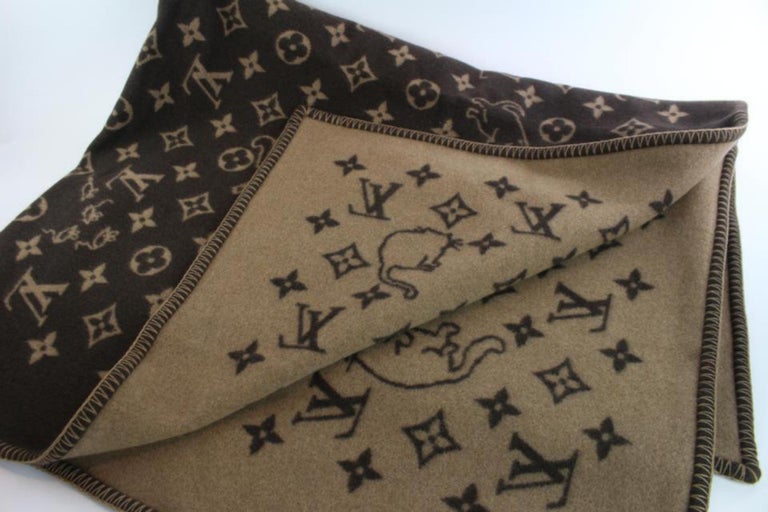 Louis Vuitton Brown Neo Grace Coddington Monogram Catogram Wool Blanket  868513 S at 1stDibs