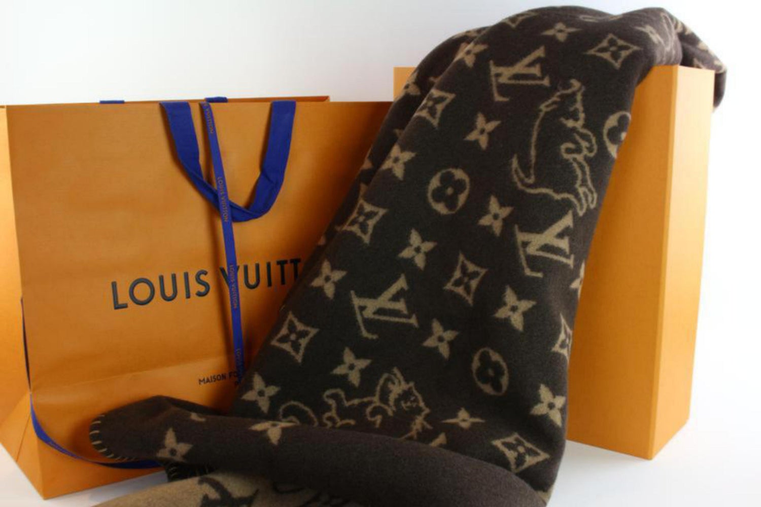 Louis Vuitton, Accessories, Louis Vuitton Grace Coddington Catogram Scarf  Wrap