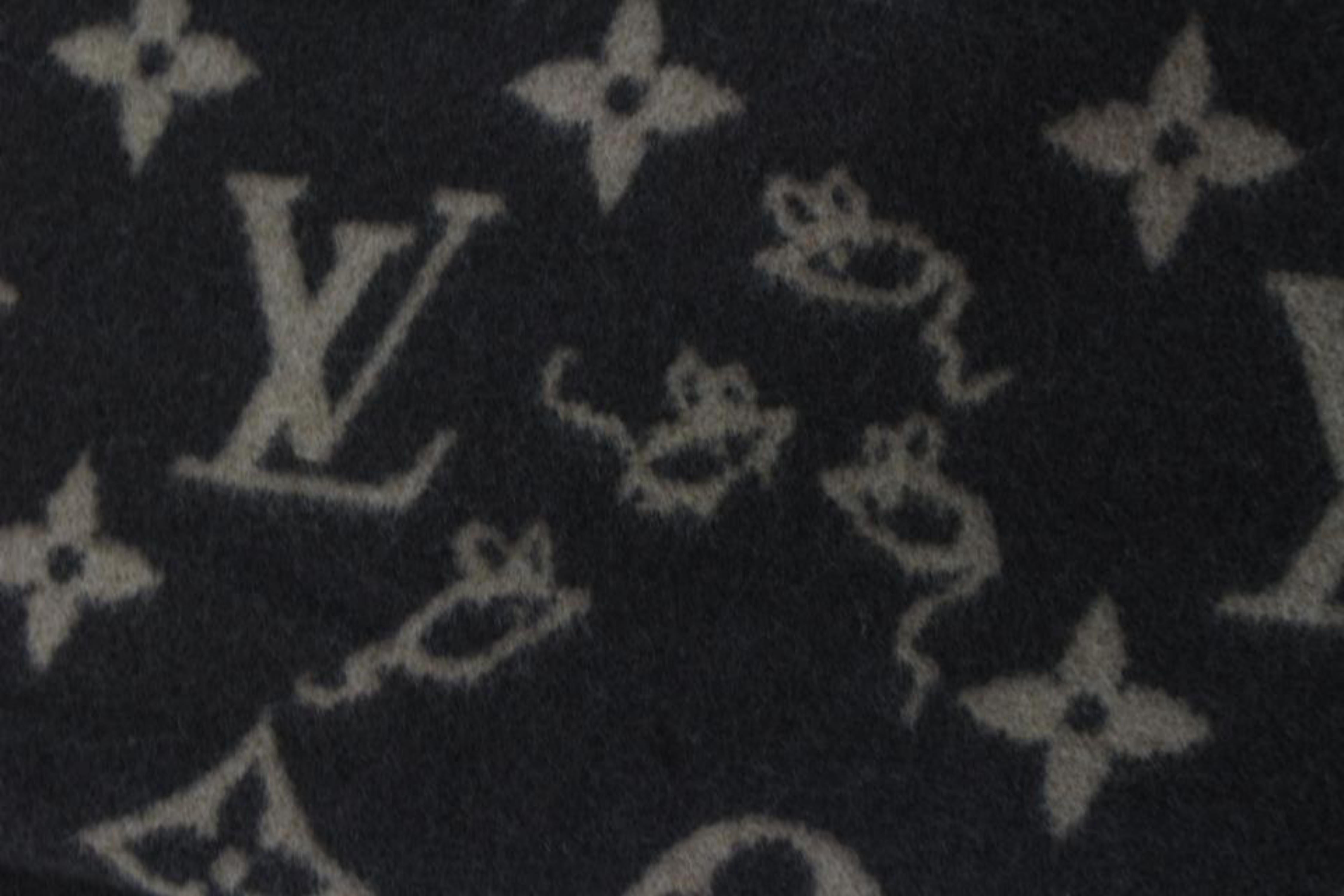 Louis Vuitton Brown Neo Grace Coddington Monogram Catogram Wool Blanket 868513 S In New Condition In Forest Hills, NY