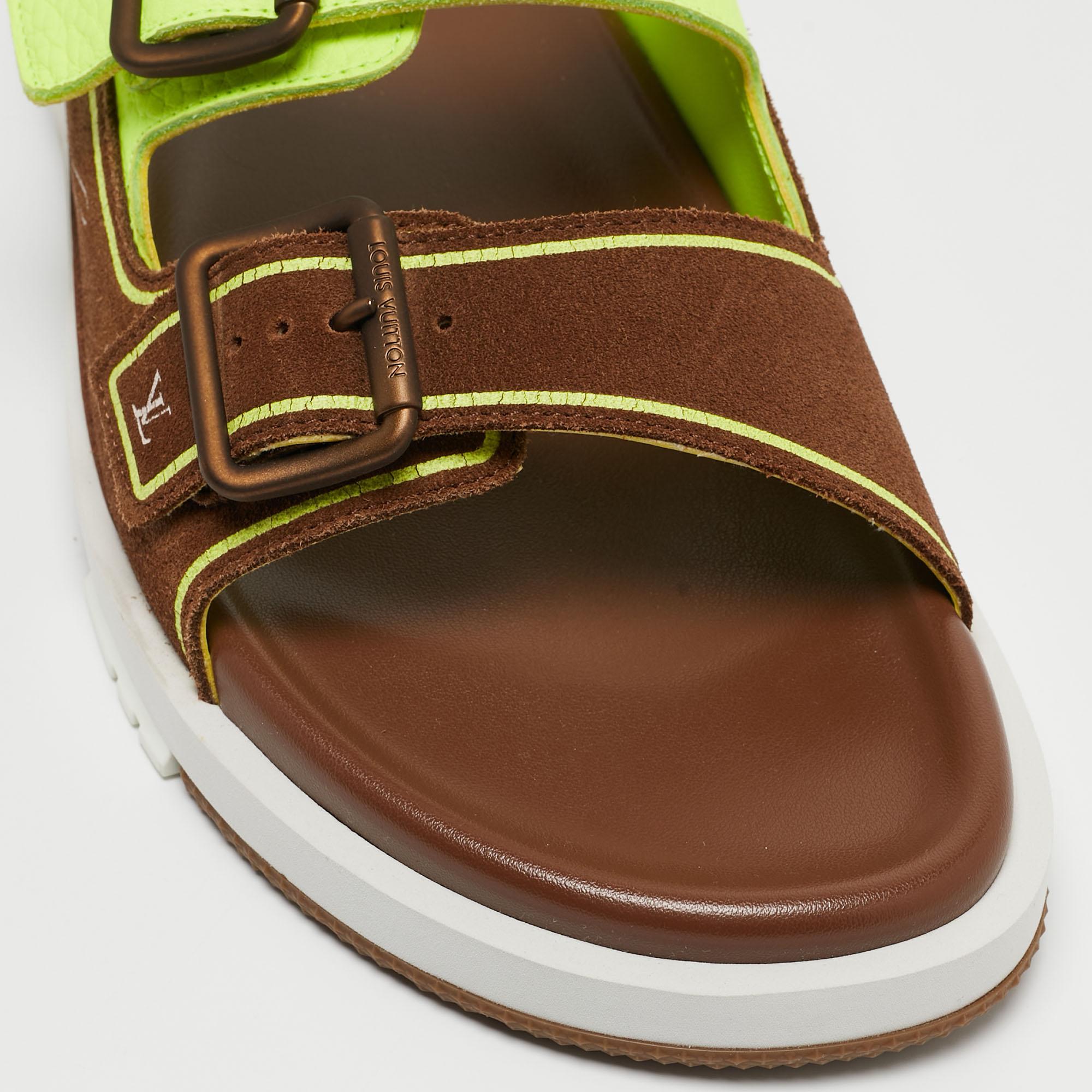Louis Vuitton Brown/Neon Green Suede and Leather LV Trainer Mules Size 42 In Excellent Condition In Dubai, Al Qouz 2