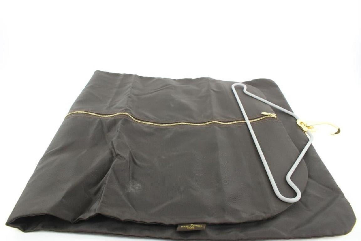 Louis Vuitton Brown Nylon Garment Bag with Hanger 61lvs126 In Good Condition In Dix hills, NY