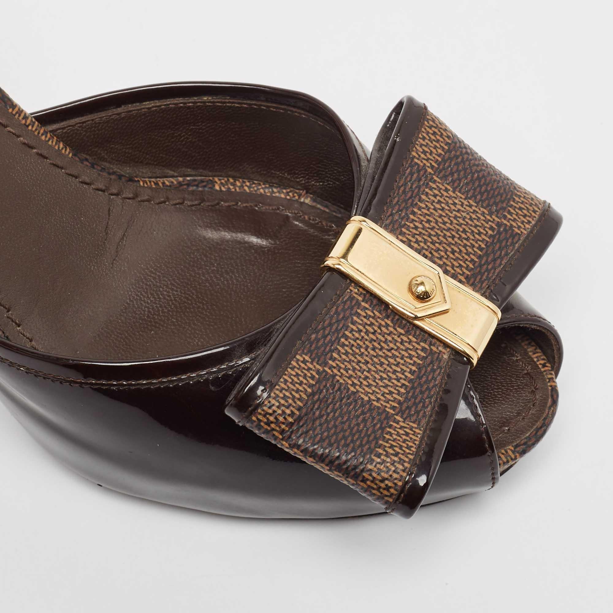 Louis Vuitton Brown Patent Leather and Damier Ebene Bow Slide Sandals Size 36 For Sale 2