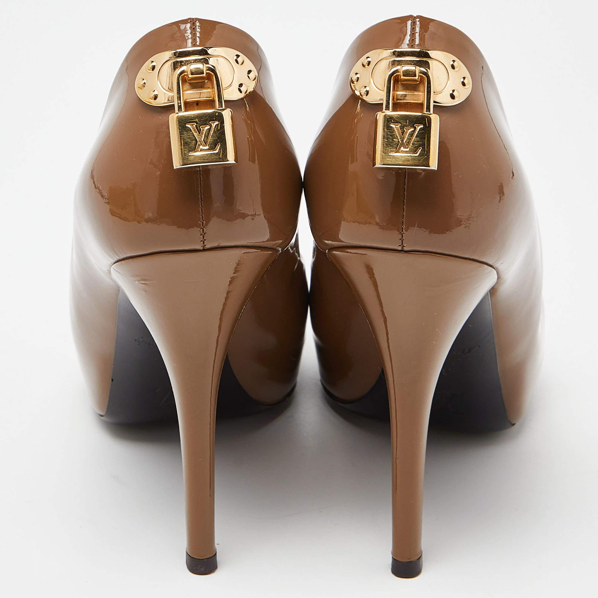 Louis Vuitton Brown Patent Leather Oh Really! Pumps Size 37 For Sale 4